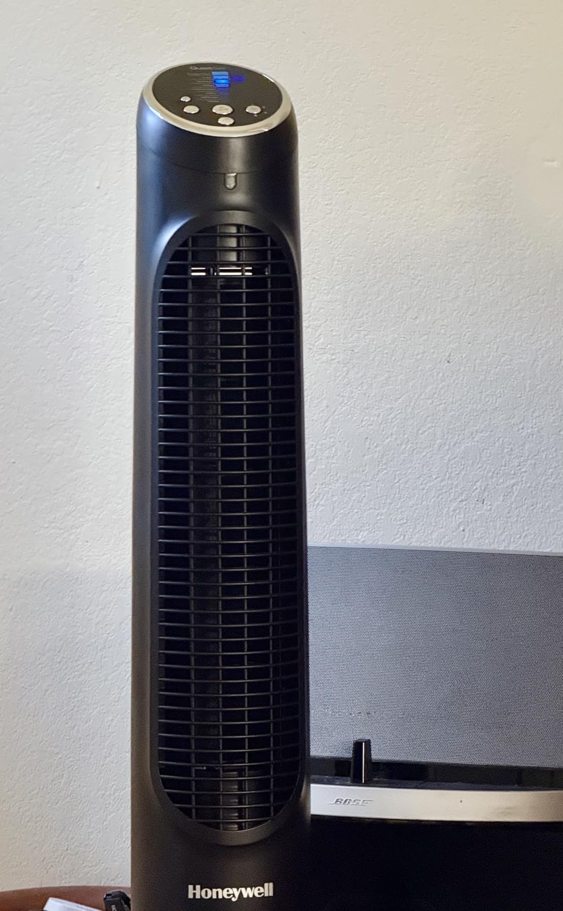 Honeywell QuietSet Whole Room Tower Fan, Oscillating Tower Fan with Remote, Black, HYF290B customer photo 1