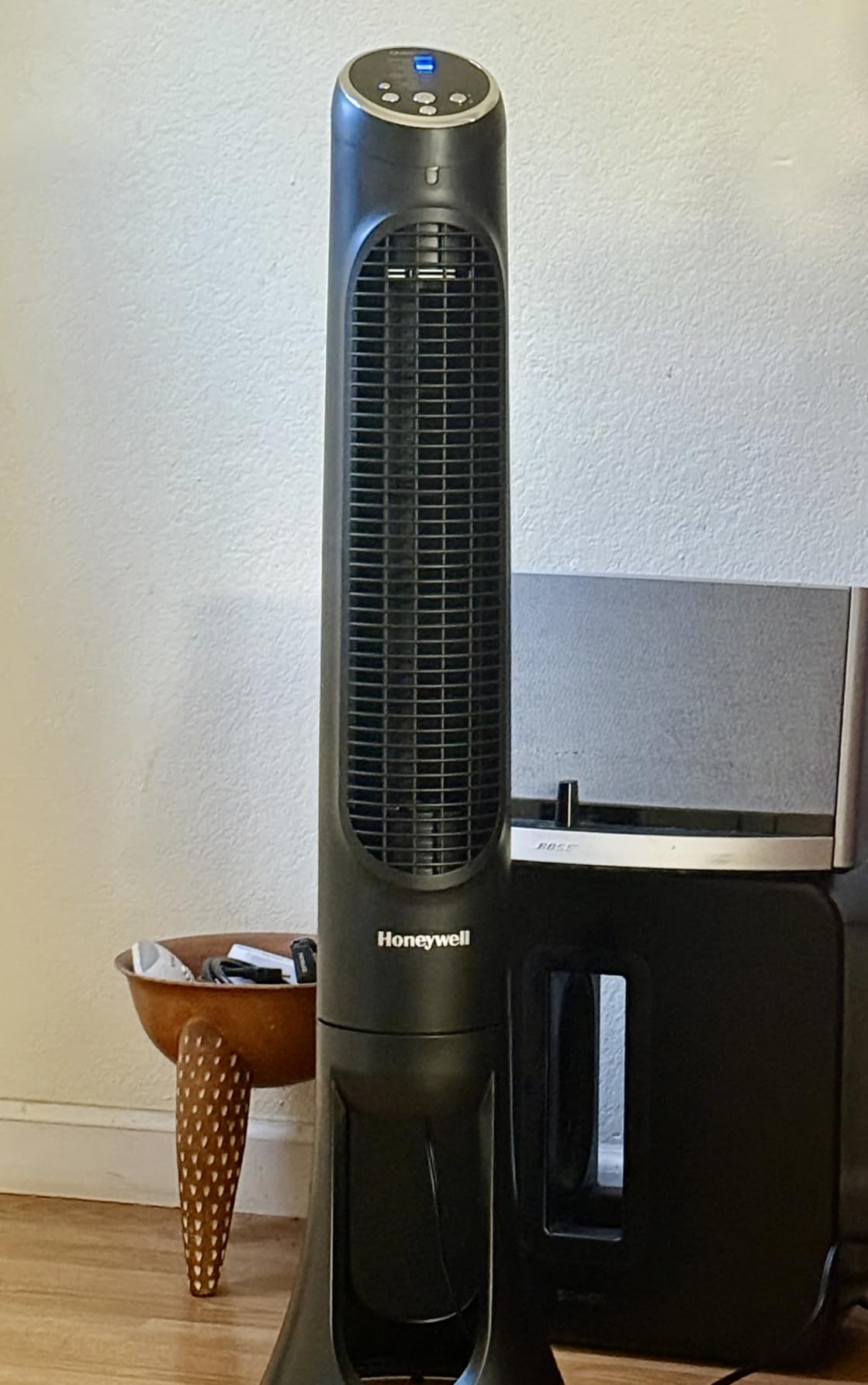 Honeywell QuietSet Whole Room Tower Fan, Oscillating Tower Fan with Remote, Black, HYF290B customer photo 2
