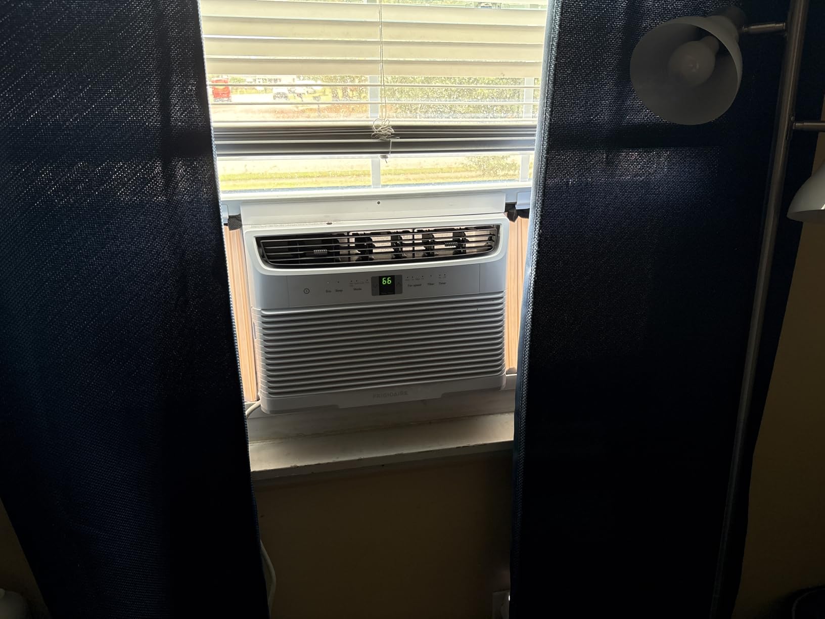 Frigidaire 5,000 BTU Window Air Conditioner with Remote Control, Cools Up to 150 Sq. Ft., Quiet Operation, Eco Mode, 3 Fan Speeds, Auto Restart, White customer photo 2