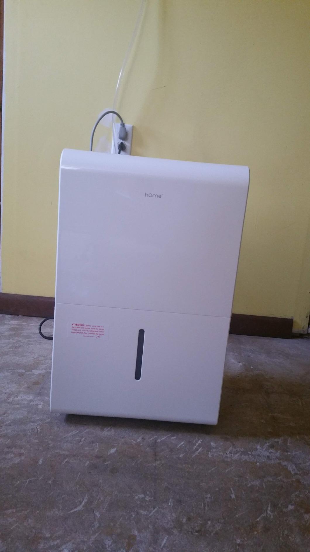hOmeLabs Dehumidifier 7,000 Sq Ft Wi-Fi (50 Pint MAX 120 Pint at 95°F, 90% RH) for Home, Office, Basements with Powerful Moisture Removal, Humidity Control, Auto Shut-off, Quiet Operation customer photo 2