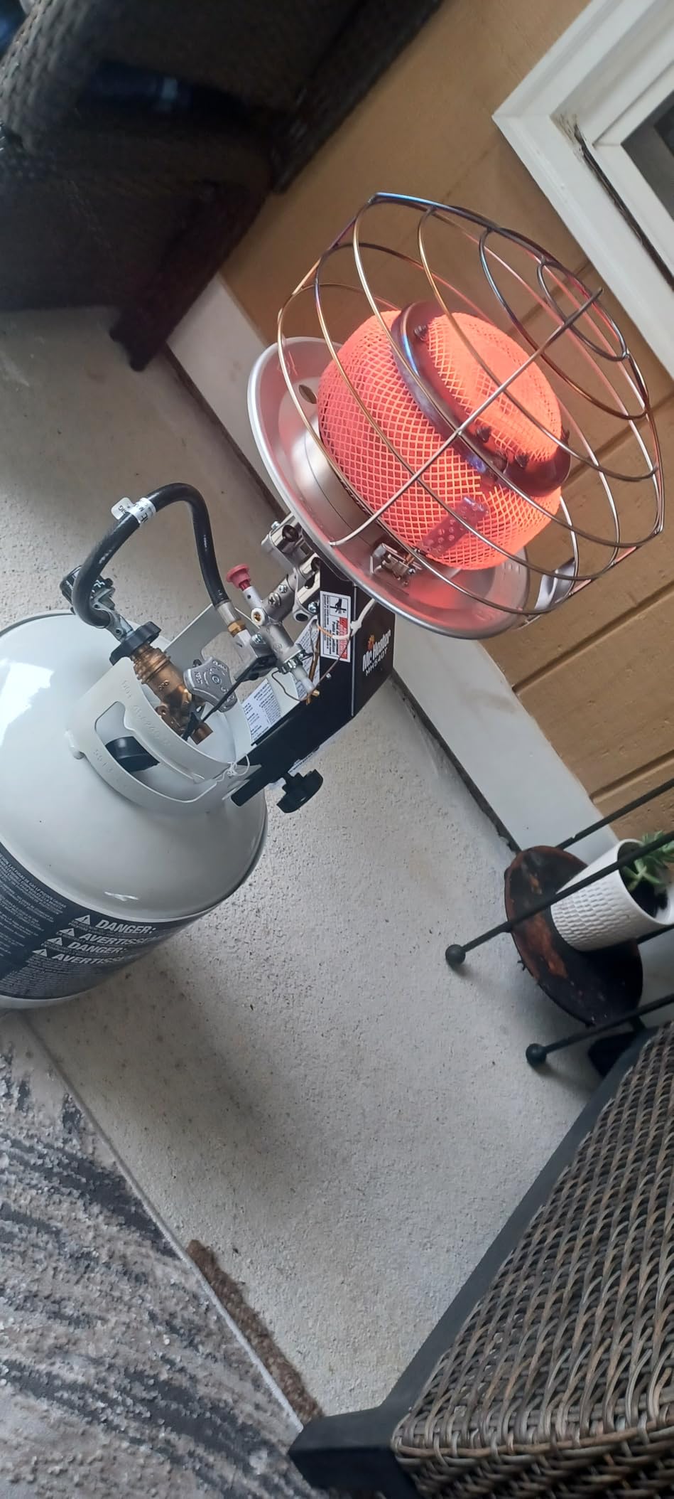 Mr. Heater Original 540-Degree 45,000 BTU Tank Top Radiant Propane Heater customer photo 2