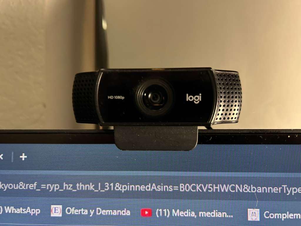 Logitech C920x HD Pro PC Webcam Full 1080p/30fps Video - Black customer photo 1