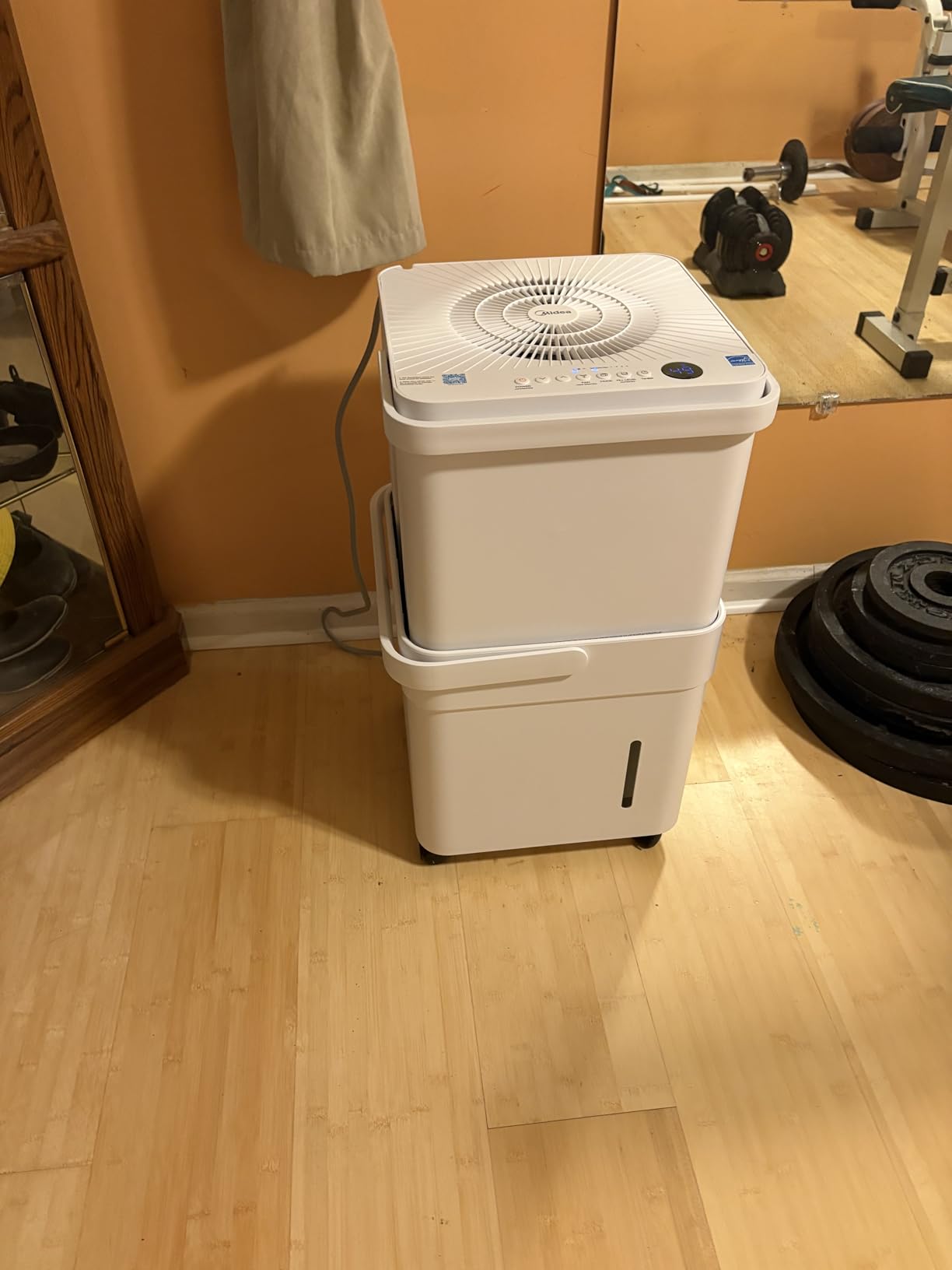 Midea Cube 20 Pint Dehumidifier for Basement, Up to 1,500 Sq. Ft. dehumidifier with drain hose, ENERGY STAR Certificated, Smart Control, Compatible with Alexa, White customer photo 1