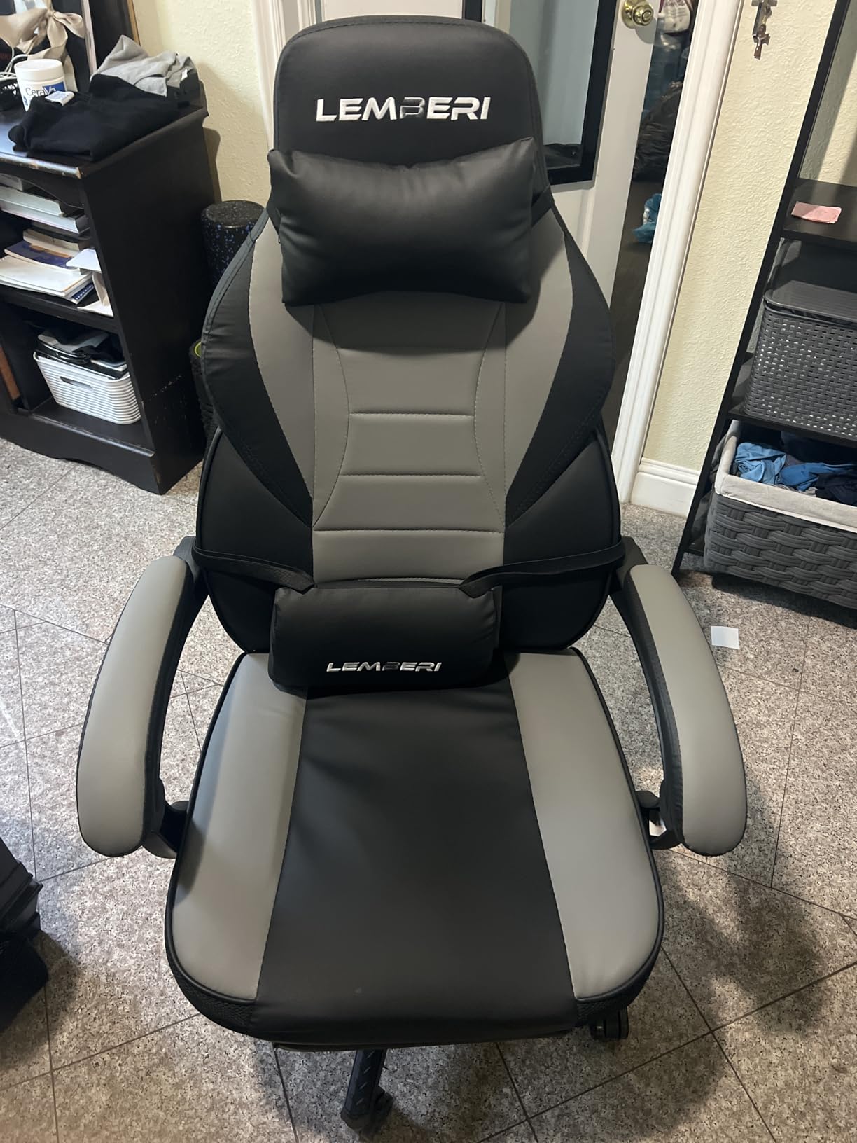LEMBERI Big and Tall Gaming Chair, 400lb Capacity, Red customer photo 2