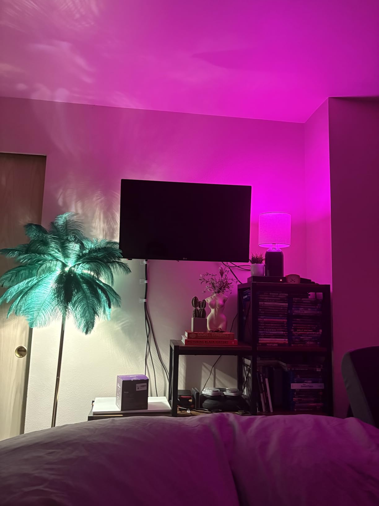 Govee Smart Light Bulbs, A19 Color Changing Light Bulb, 800 LM, E26 Base customer photo 1