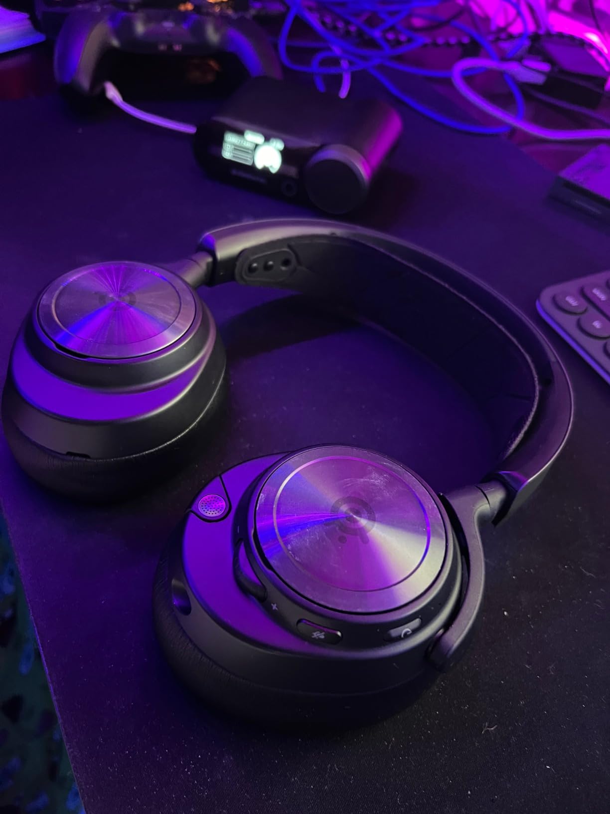 SteelSeries Arctis Nova Pro Wireless Xbox Multi-System Gaming Headset - Premium Hi-Fi Drivers - Active Noise Cancellation Infinity Power System - Stealth Mic - Xbox, PC, PS5, PS4, Switch, Mobile customer photo 1