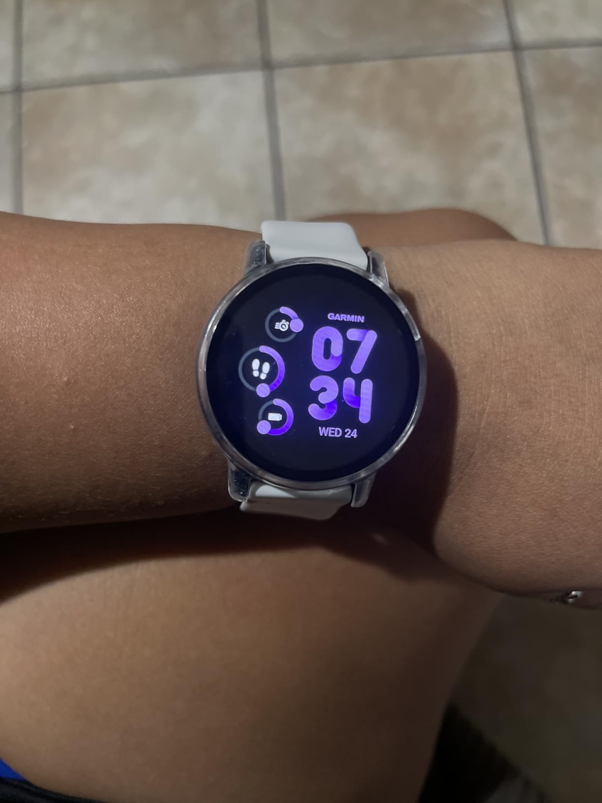 Garmin vivoactive 5, Health and Fitness GPS Smartwatch, AMOLED Display, Up to 11 Days of Battery, Ivory customer photo 2