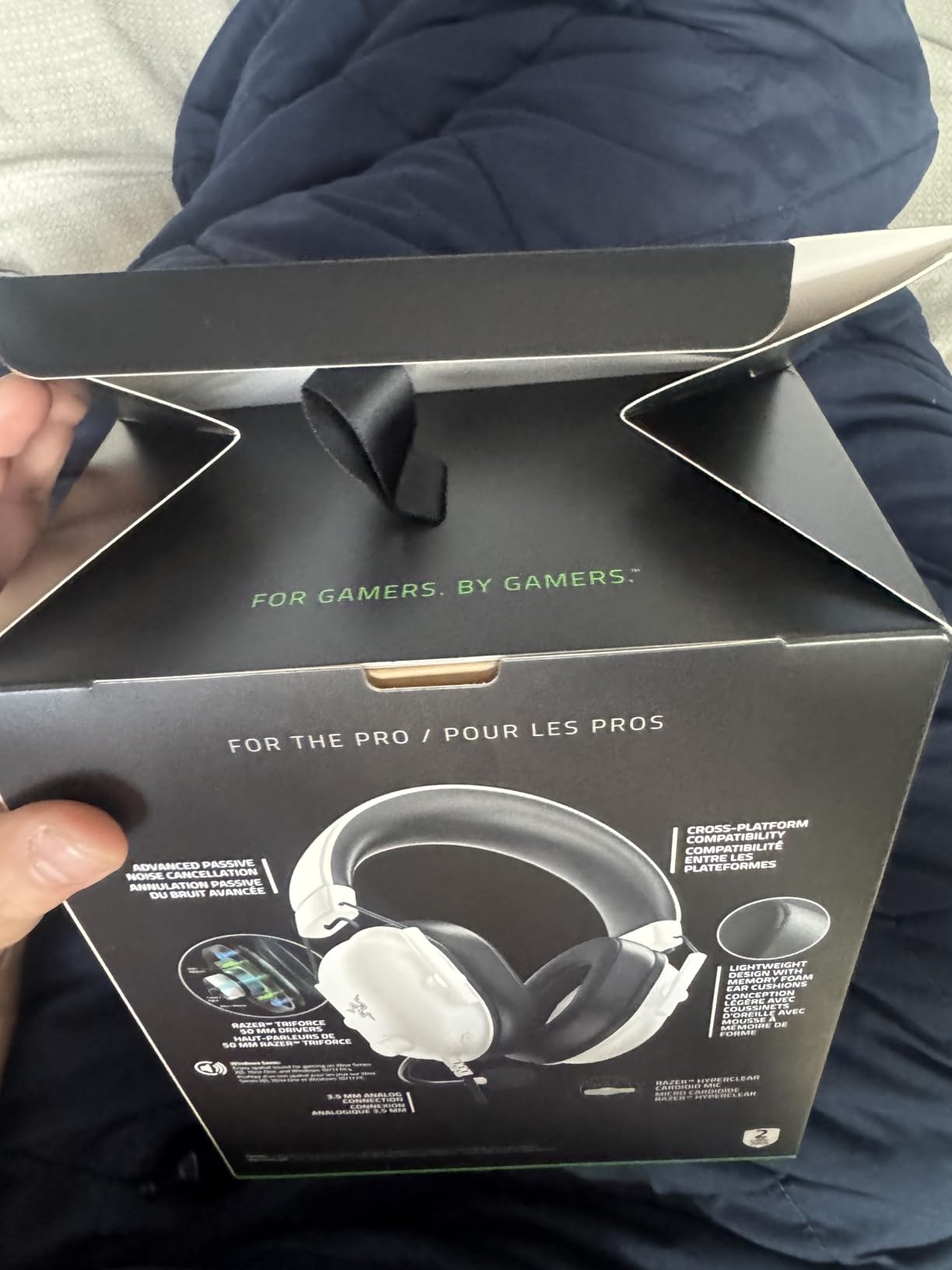 Razer BlackShark V2 X Xbox Gaming Headset: 50mm Drivers - Cardioid Mic - Lightweight - Comfortable, Noise Isolating Earcups - for Xbox Series X, Series S, PS5, PC, Switch via 3.5mm Audio Jack - Black customer photo 2