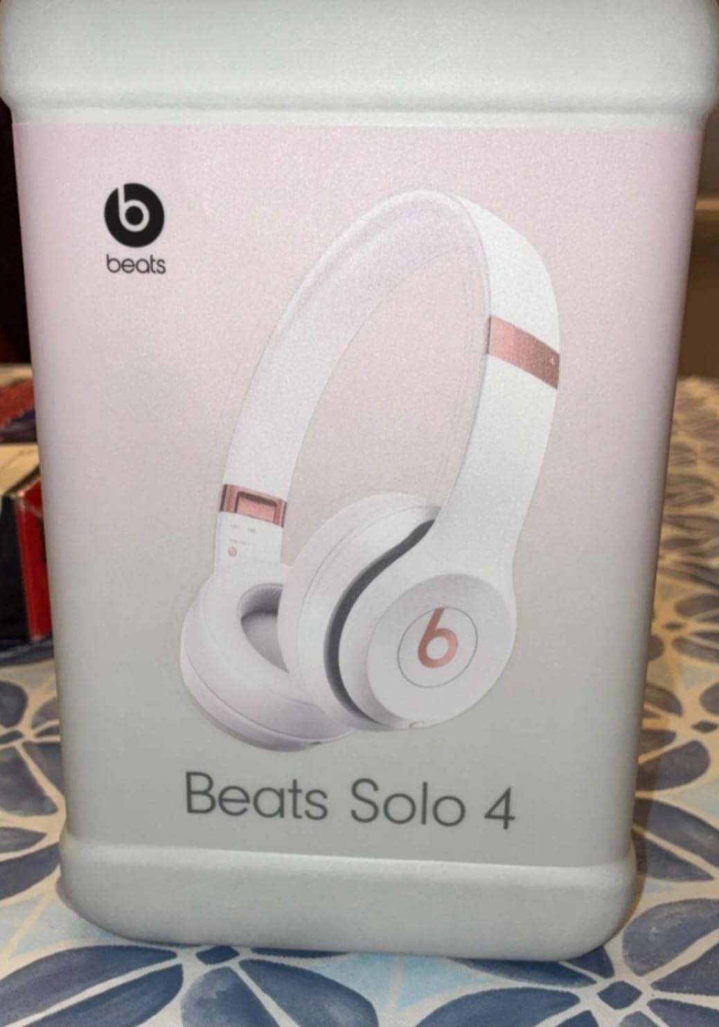 Beats Solo 4 - Wireless On-Ear Bluetooth Headphones, Up to 50-Hour Battery Life, Ultra-Lightweight Comfort, Powerful and Balanced Sound, Apple & Android Compatible - Matte Black customer photo 1