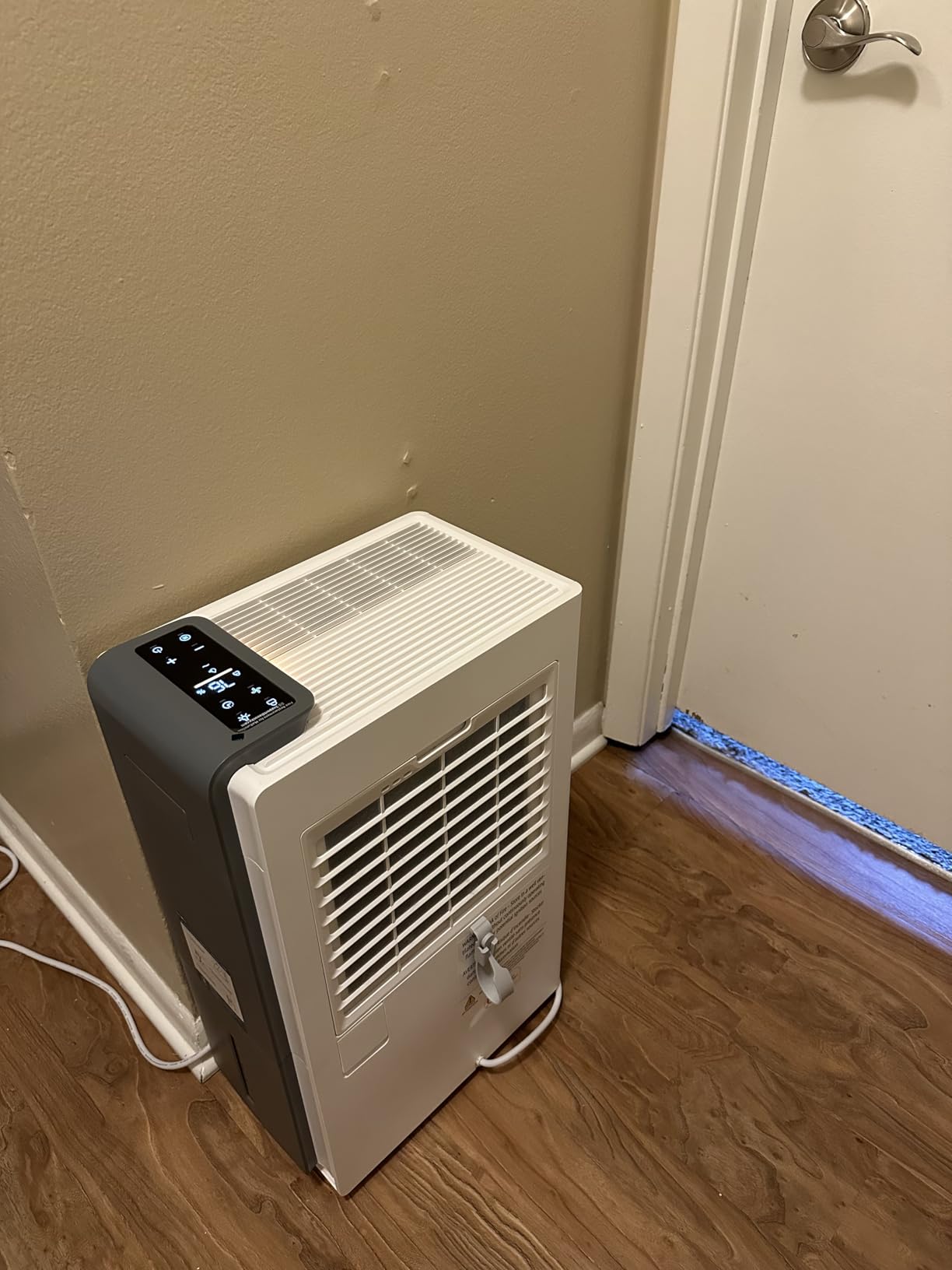 AEOCKY 4500 Sq.Ft Energy Star Most Efficient 2025 Dehumidifier, Max 80 Pint/Day Smart Compressor Dehumidifier with Drain Hose, Intelligent Humidistat, for Basement, Bedroom, Home, Bathroom customer photo 1