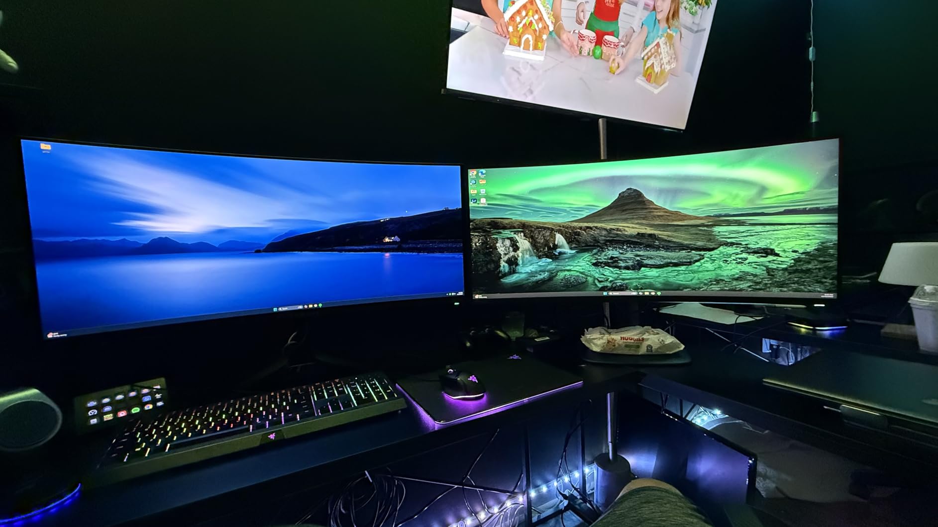 Alienware 34 240Hz QD-OLED Curved Gaming Monitor - AW3425DW - 34.2-inch WQHD (3440 x 1440) 0.03ms Display, 1800R Curve, AMD FreeSync Premium Pro, VESA AdaptiveSync, DisplayHDR TrueBlack 400 customer photo 1