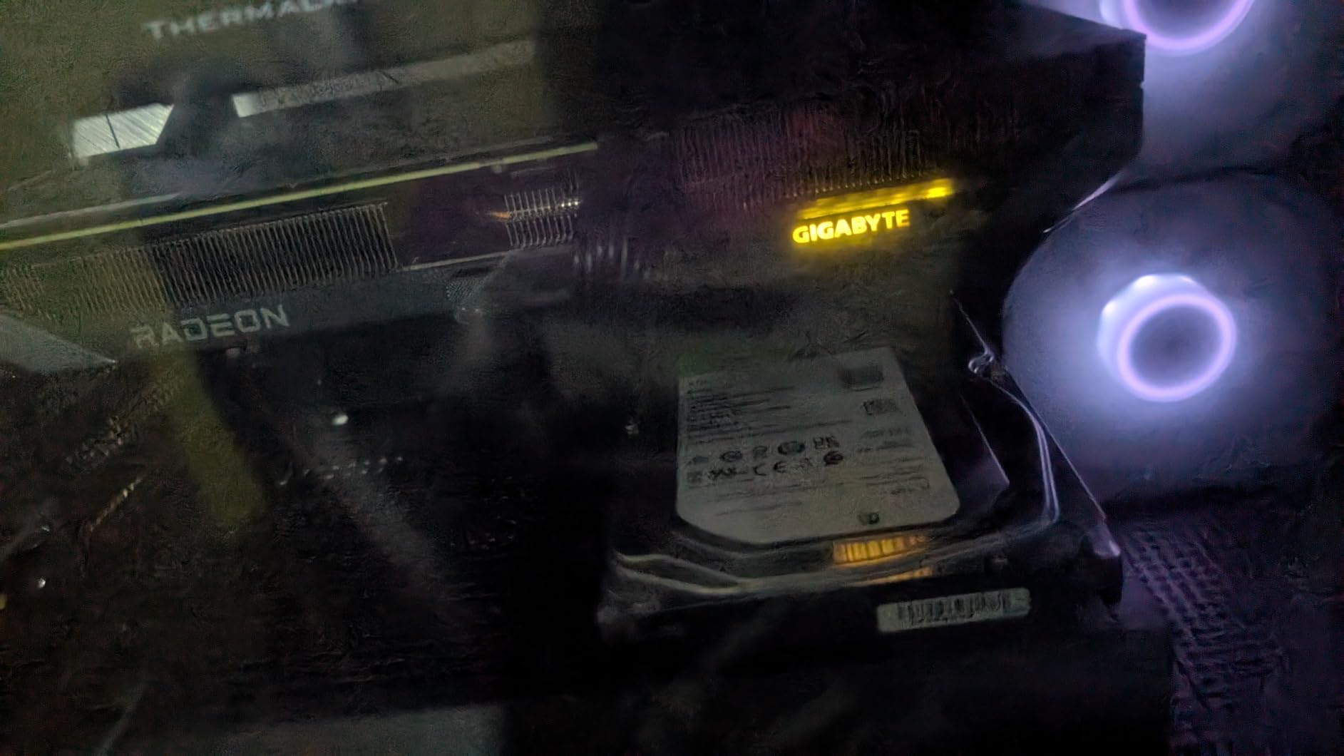 GIGABYTE Radeon RX 9060 XT Gaming OC 16G Graphics Card, PCIe 5.0, 16GB GDDR6, GV-R9060XTGAMING OC-16GD Video Card customer photo 2