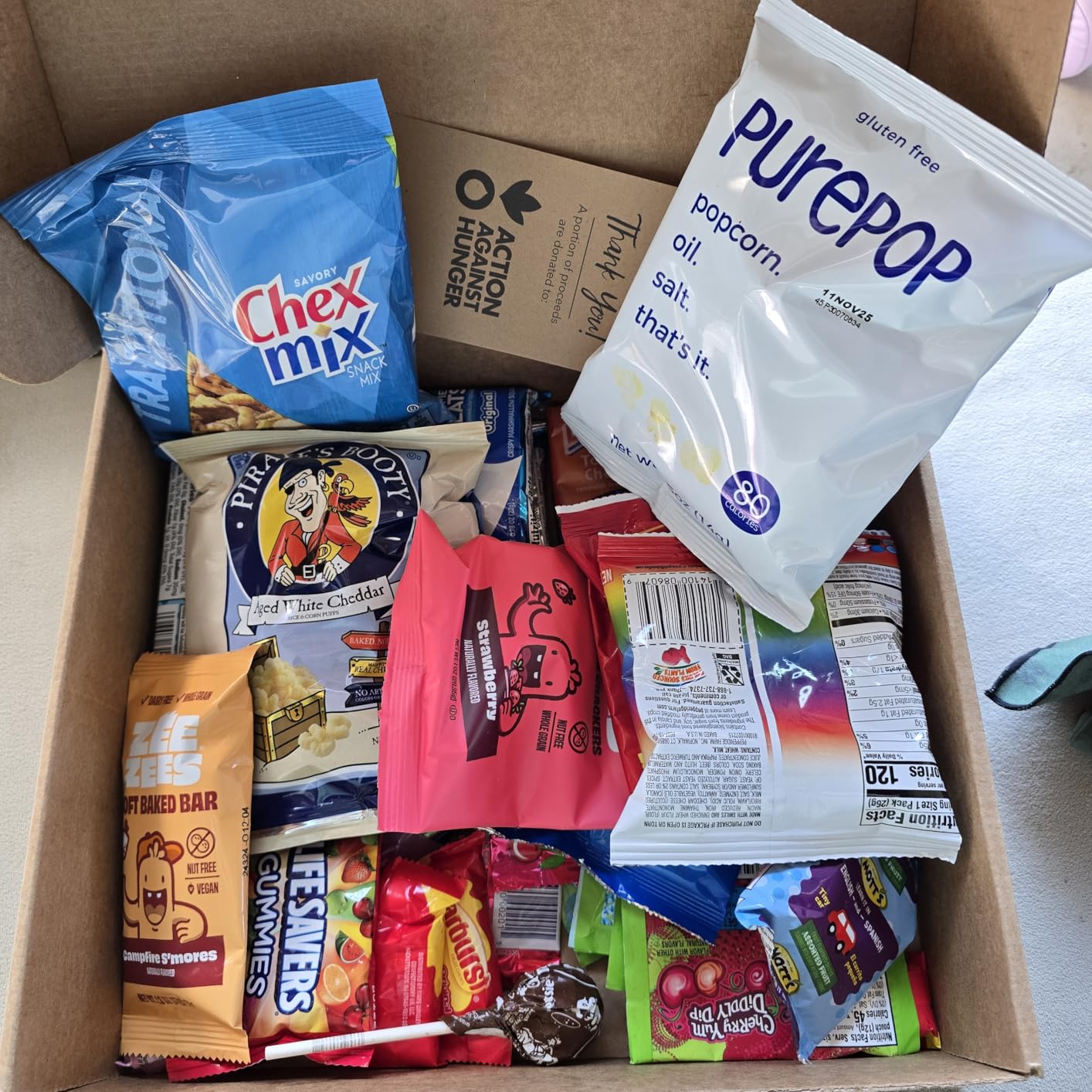 CRAVEBOX Snacks Box Variety Pack Care Package (45 Count) Summer Treats Gift Basket Adults Kids Grandkids Guys Girls Women Men Boyfriend Birthday Cookies Chips College Student Office School customer photo 2