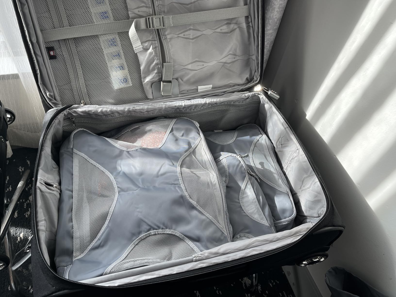 Shacke 5 Set Packing Cubes for Travel with Laundry Bag (Pure Black) | Suitcase Organizer Bags Set: 4 Water-Resistant Luggage Cubes, XL to Small, + Laundry Bag for Carry-On or Checked customer photo 2
