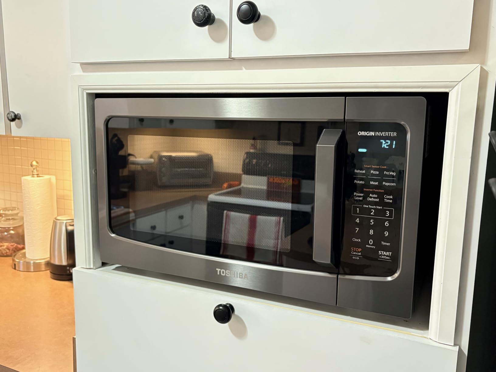 TOSHIBA EM131A5C-BS Countertop Microwave Oven 1.2 Cu Ft, Smart Humidity Sensor, 12 Auto Menus, 1000W, Black customer photo 1
