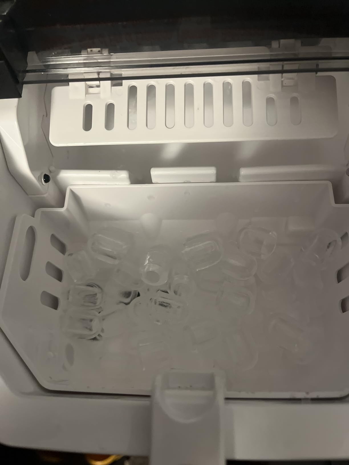 Silonn Ice Maker Countertop, Portable Ice Machine with Carry Handle, Self-Cleaning Ice Makers with Basket and Scoop, 9 Cubes in 6 Mins, 26 lbs per Day, Ideal for Home, Kitchen, Camping, RV customer photo 1
