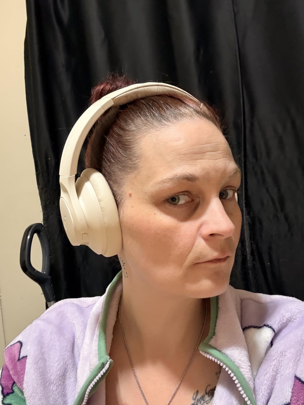 Soundcore by Anker Q20i Hybrid Active Noise Cancelling Headphones, Wireless Over-Ear Bluetooth, 40H Long ANC Playtime, Hi-Res Audio, Big Bass, Customize via an App, Transparency Mode (Black) customer photo 2