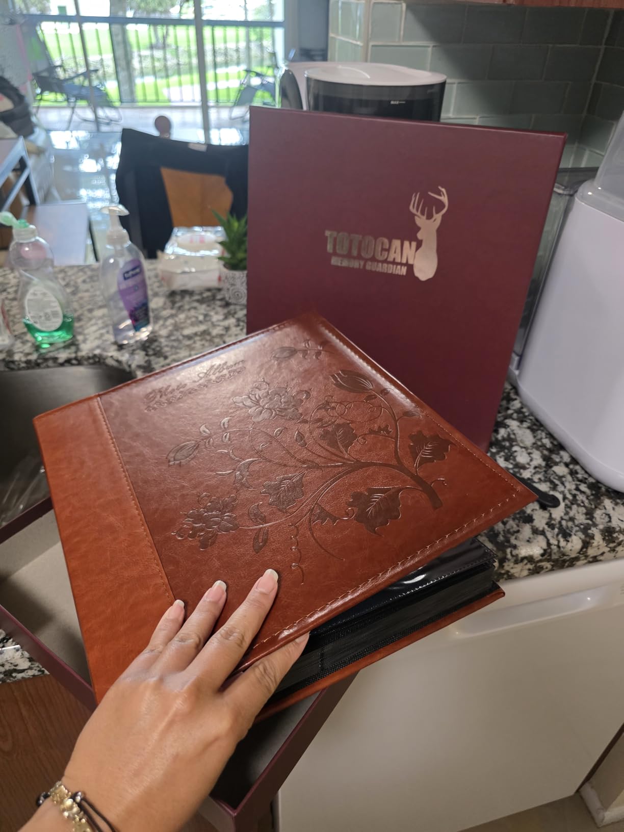 4x6 Photo Album 600 Pockets, Extra Large Capacity Picture Album with Vintage Leather Cover customer photo 2