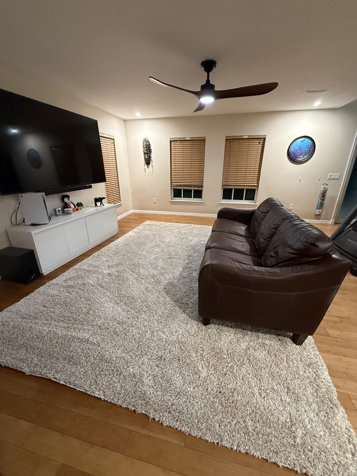 SAFAVIEH Area Rug 4x6 - California Shag Collection - Ivory, Non-Shedding & Easy to Clean, Ultra Plush Thick Pile, Ideal for Living Room, Bedroom, Dining Space (SG151-1212) customer photo 1