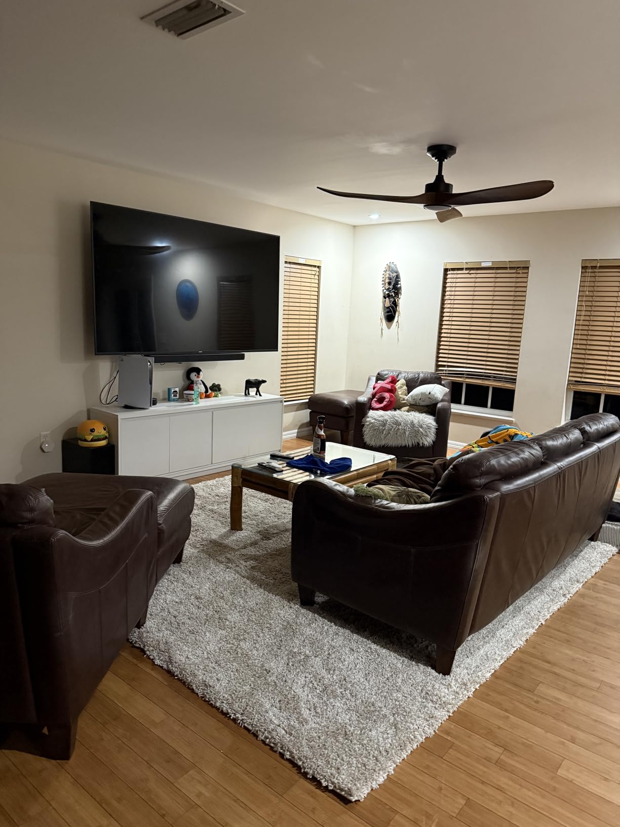 SAFAVIEH Area Rug 4x6 - California Shag Collection - Ivory, Non-Shedding & Easy to Clean, Ultra Plush Thick Pile, Ideal for Living Room, Bedroom, Dining Space (SG151-1212) customer photo 2