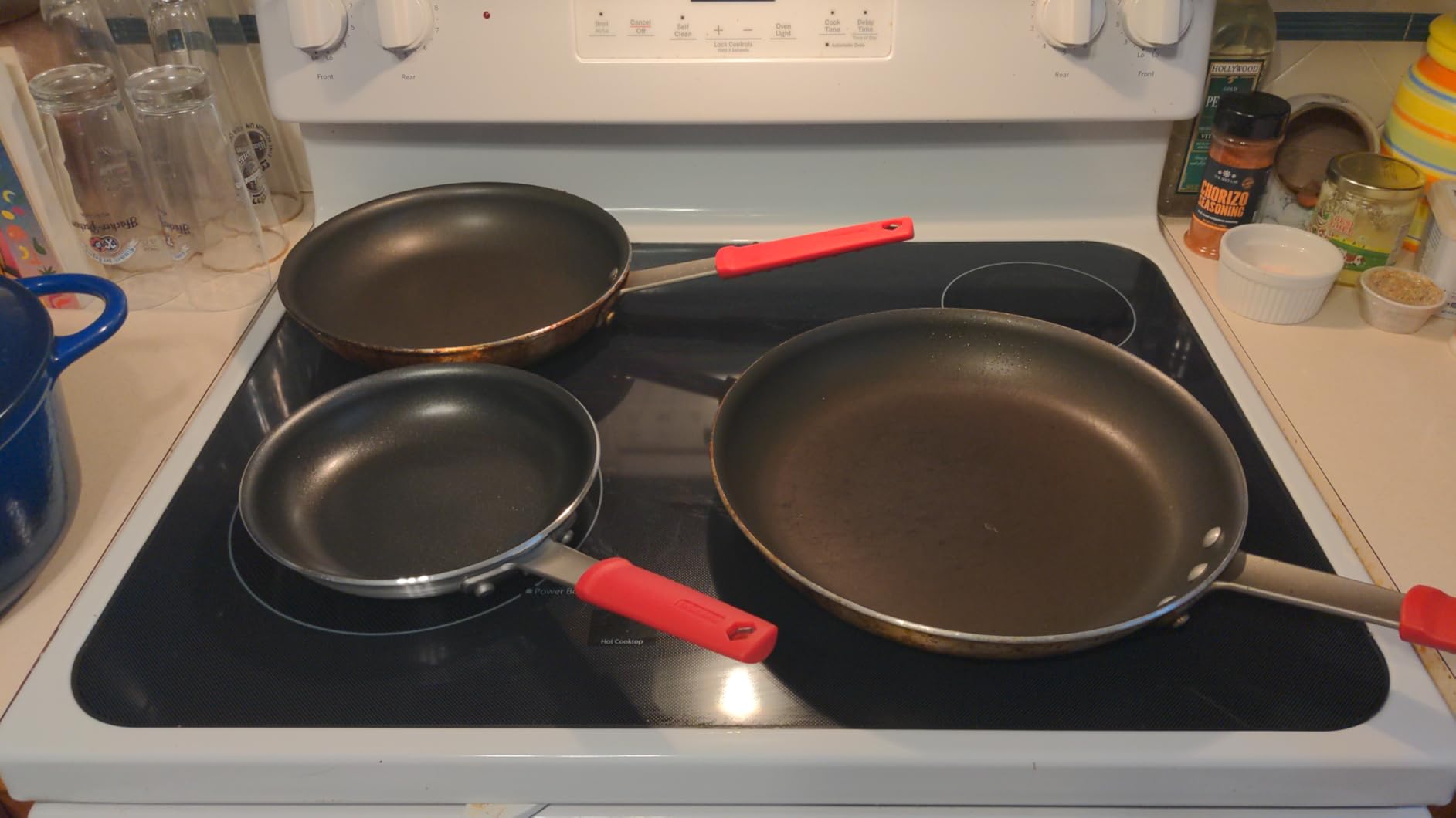 Tramontina Professional 10-Inch Non Stick Frying Pan, Heavy-Gauge Aluminum Skillet with Reinforced Nonstick Coating, Red Handle, Dishwasher and Oven Safe customer photo 1