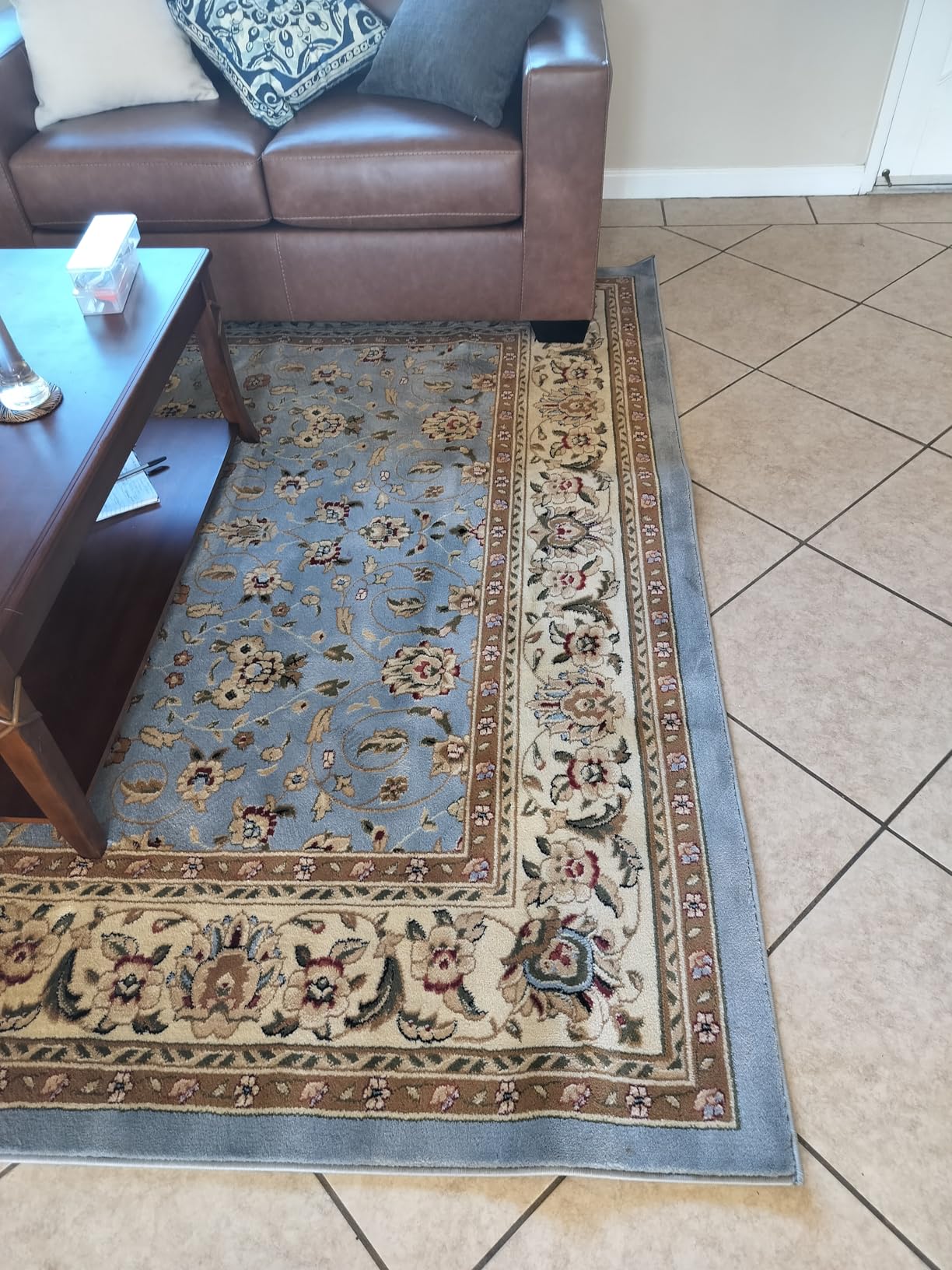 SAFAVIEH Lyndhurst Collection Area Rug - 8' x 10', Light Blue & Ivory, Traditional Oriental Design, Non-Shedding & Easy Care, Ideal for High Traffic Areas in Living Room, Bedroom (LNH312B) customer photo 2