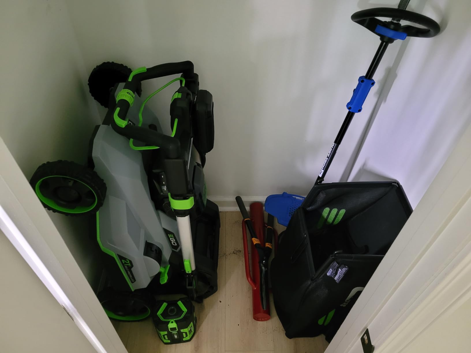 EGO POWER+ Electric Lawn Mower, Self-Propelled Cordless with Select Cut and Touch Drive, Includes 56V 7.5Ah Battery and Rapid Charger - LM2135SP customer photo 1