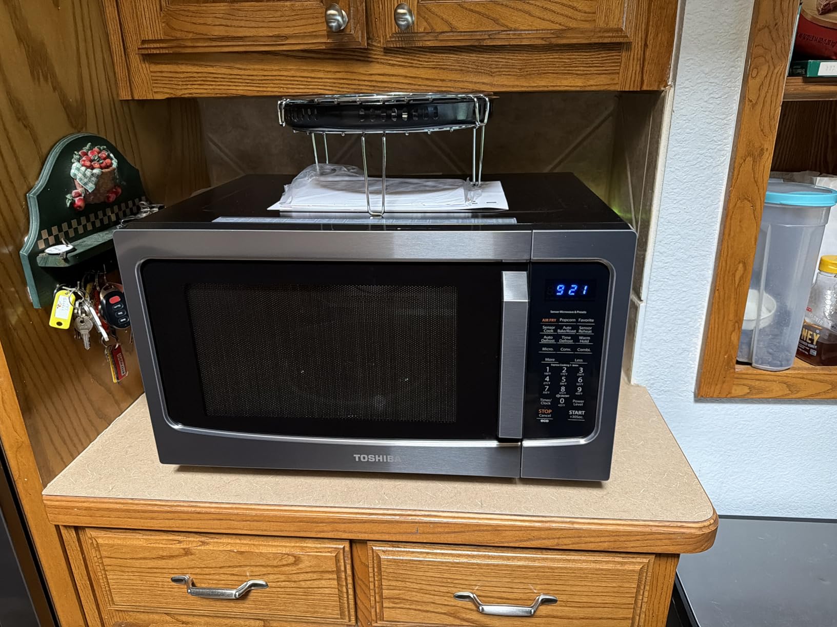 Toshiba Air Fryer Combo 4-in-1 Countertop Microwave Oven, Smart Sensor, Convection, 1.5 Cu Ft, 1000W, Silver customer photo 2