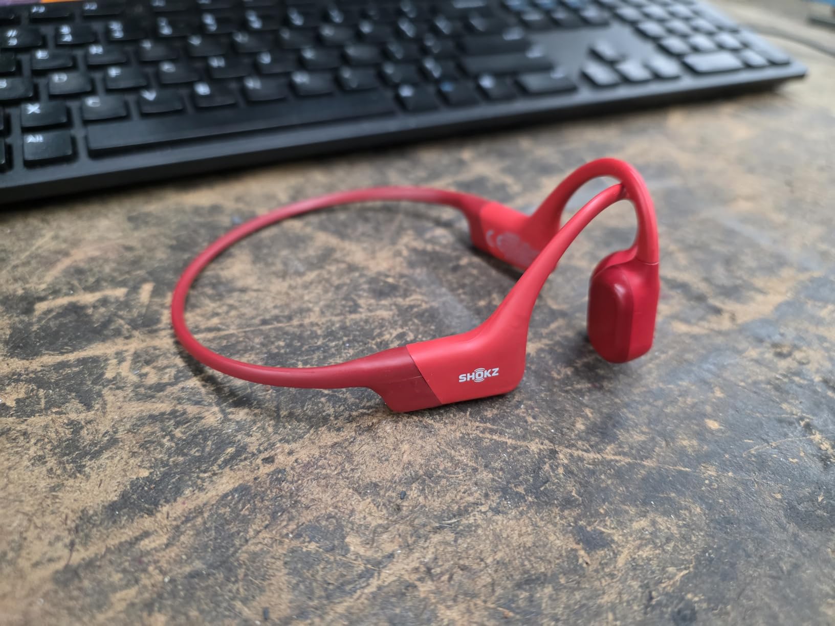 SHOKZ OpenRun - Bone Conduction Open-Ear Bluetooth Sport Headphones, Running Workout, IP67 Sweat Resistant, 8H Playtime, Mic, Black customer photo 1
