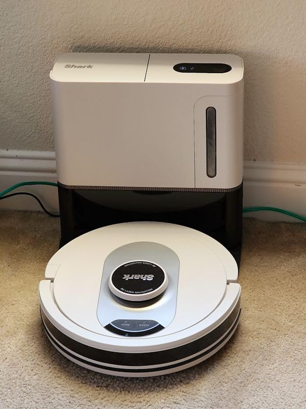 Shark Matrix Clean Robot Vacuum Cleaner with Powerful Suction for Pet Hair, Rugs, Carpets & Hard Floors, Self-Empty Base, 60-Day Capacity, Voice Control, LiDAR Navigation, White, AV2511AE customer photo 2