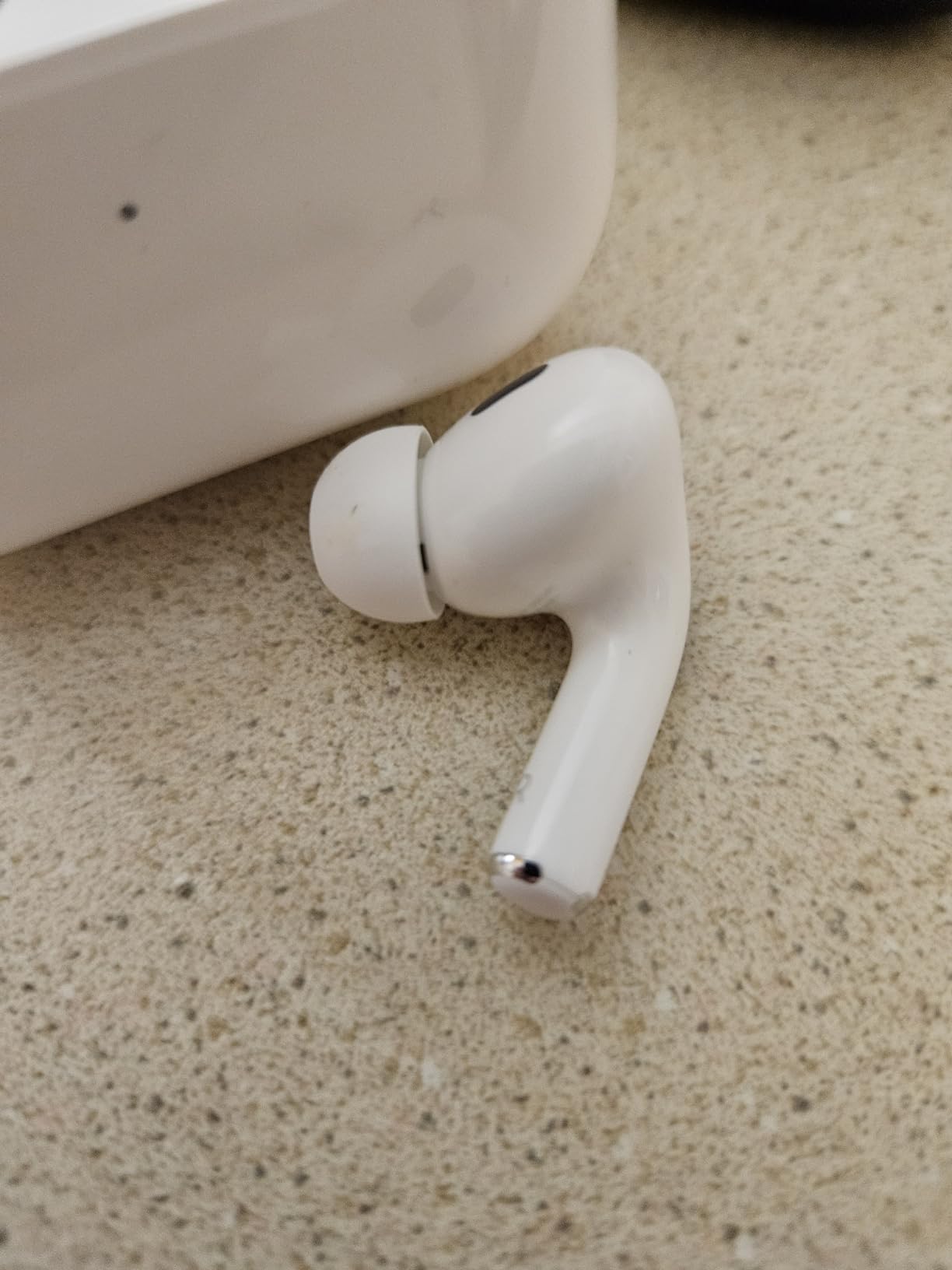 Apple AirPods Pro (2nd Generation) Wireless Ear Buds with USB-C Charging, Up to 2X More Active Noise Cancelling Bluetooth Headphones, Transparency Mode, Adaptive, Personalized Spatial Audio customer photo 1
