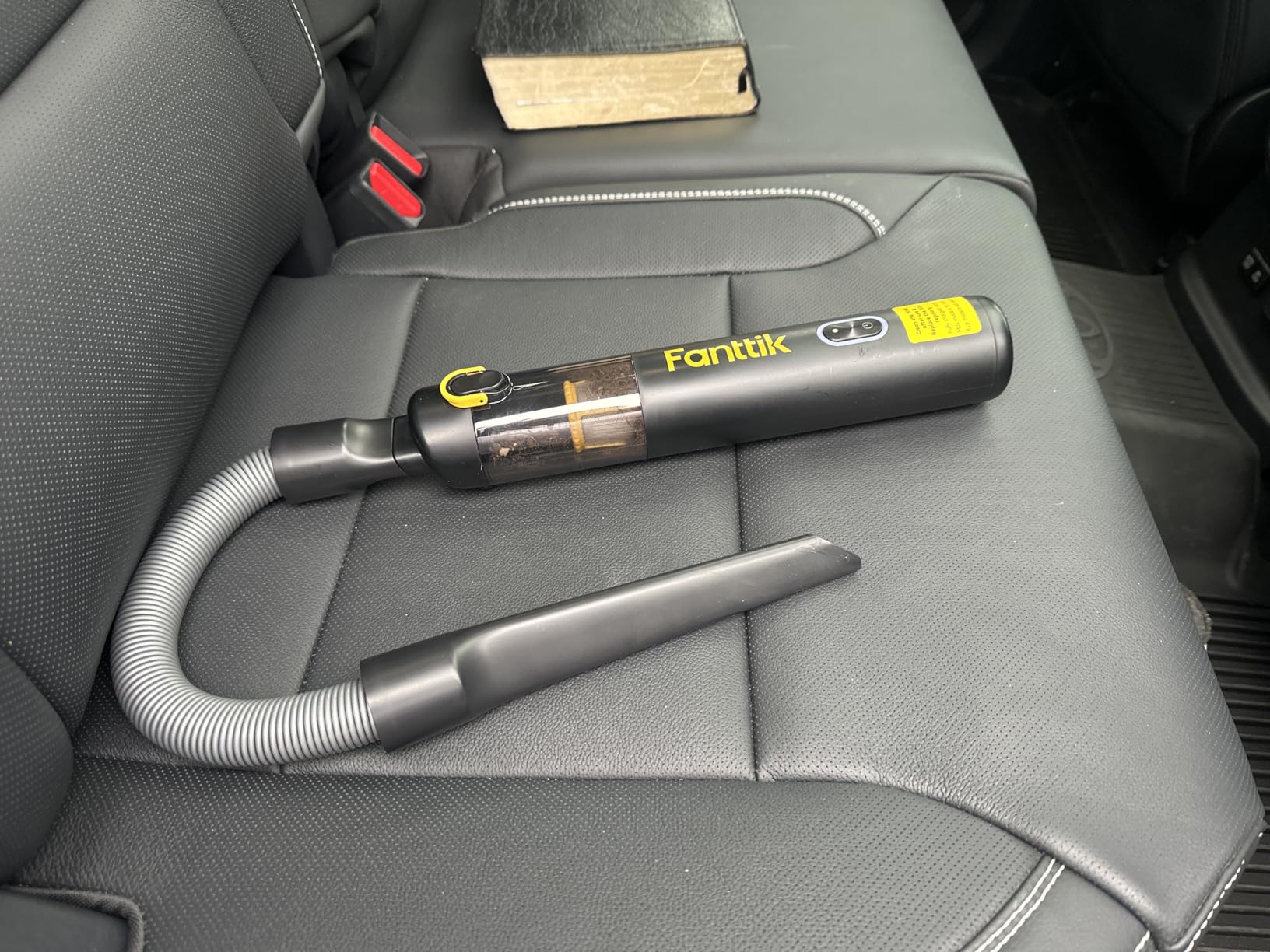 Fanttik Slim V8 APEX Car Vacuum, 4-in-1 Portable Mini Cordless Vacuum with 19000pa Suction Power, Type-C Charge, One-Touch Empty for Pet Hair, Car, Office Desk, Keyboards (Black) customer photo 2