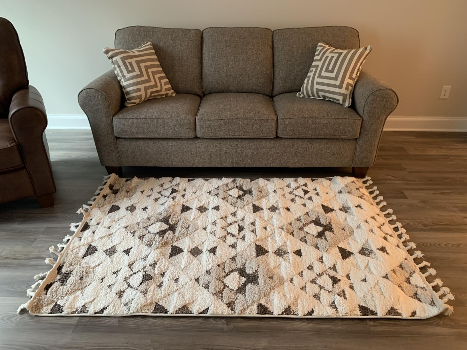 SAFAVIEH Moroccan Tassel Shag Collection Area Rug - 5'3