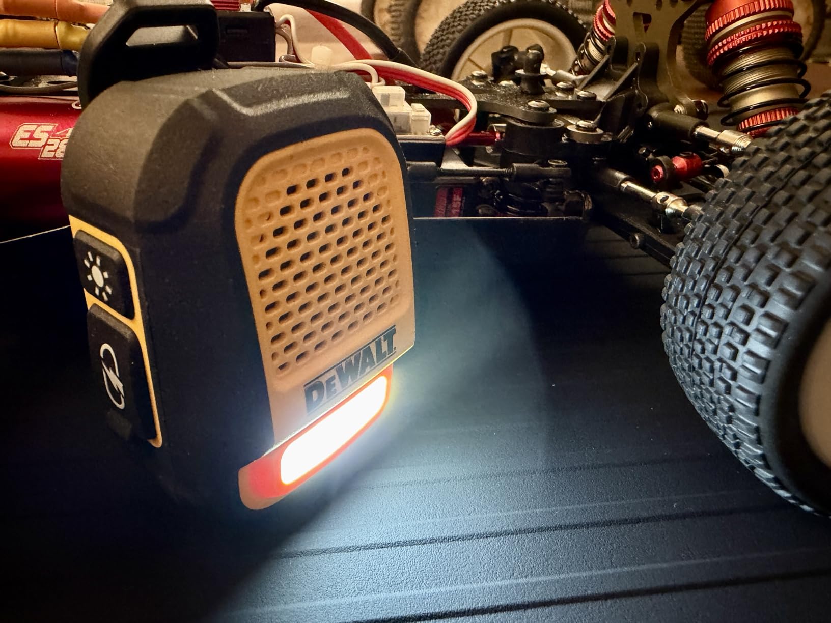 DEWALT Wearable Bluetooth Speaker, Clip-On Wireless Jobsite Pro Water-Resistant Portable Speaker, Built-in Mic for Hands-Free Music/Calls customer photo 1