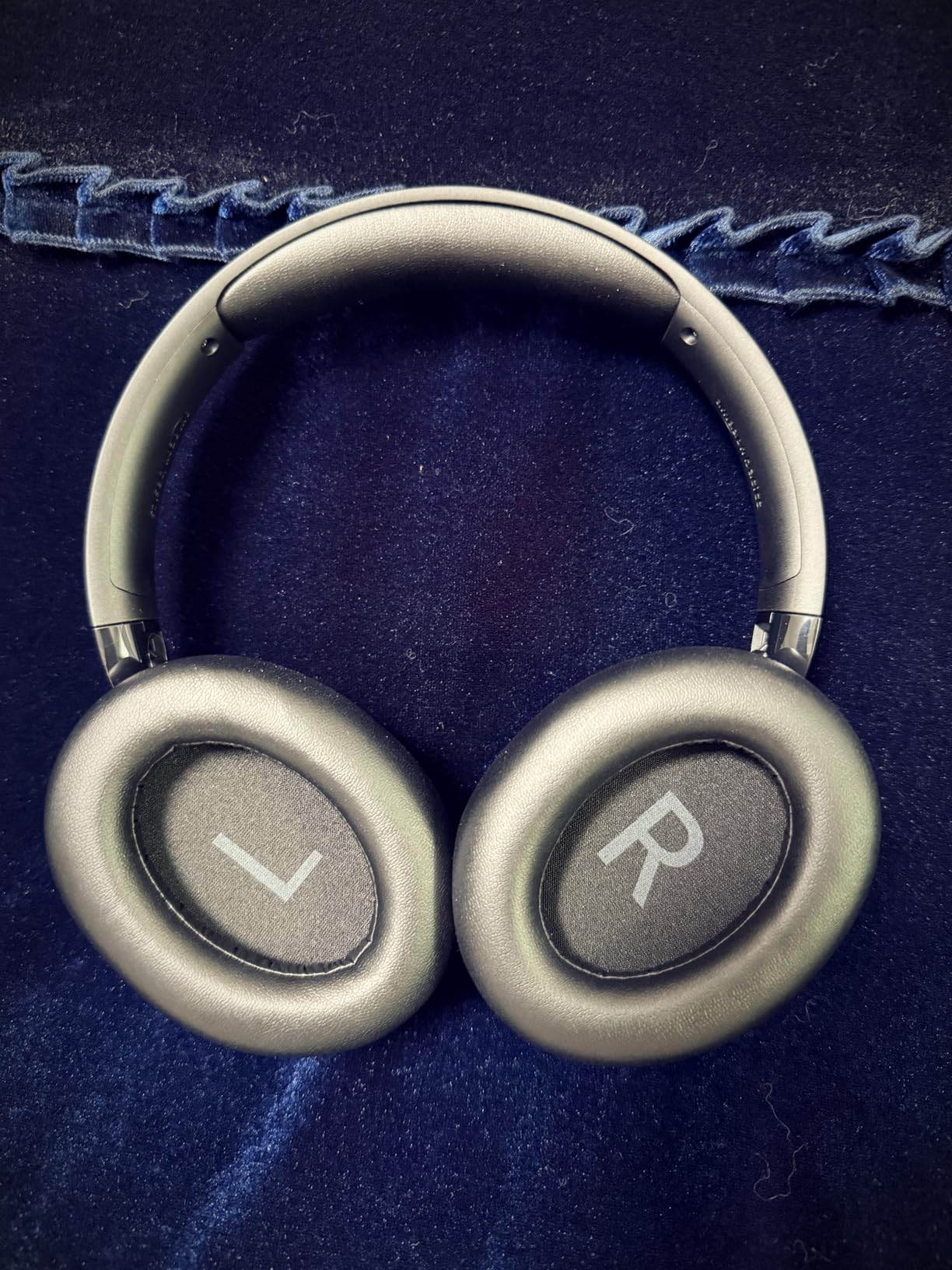 Amazon Basics Hybrid Active Noise Cancelling Headphones, Wireless Bluetooth 5.3, 35 Hours Battery Life with ANC On, 45 Hours with ANC Off, Over Ear Comfortable Fit with Soft Ear Cushions, Black customer photo 2