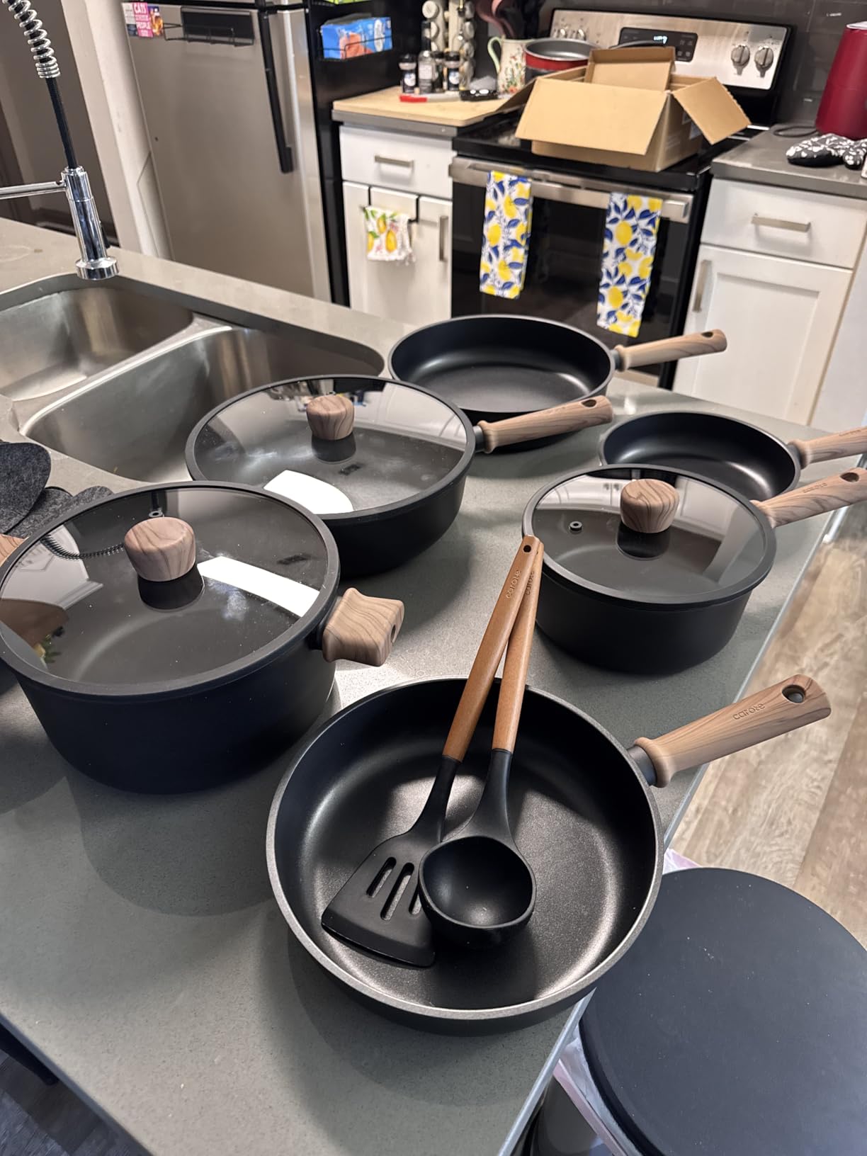 CAROTE Nonstick Pots and Pans, Induction Titanium Cookware Set 16pcs Kitchen Cooking Sets, Pot and Pan Non Stick w/Frying pan (PFOS, PFOA Free) customer photo 1