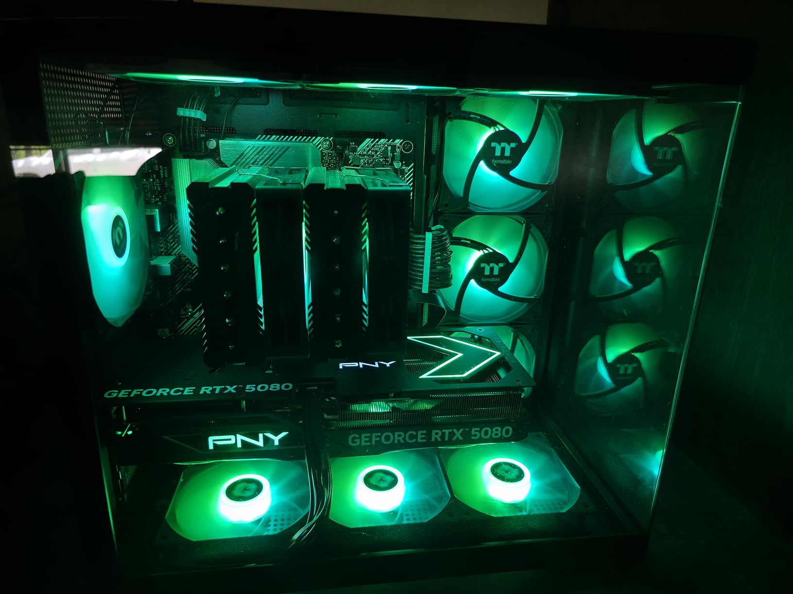 PNY NVIDIA GeForce RTX 5080 Epic-X ARGB OC Triple Fan, Graphics Card (16GB GDDR7, 256-bit, Boost Speed: 2775 MHz, PCIe 5.0, HDMI/DP 2.1, 2.99-Slot, NVIDIA Blackwell Architecture, DLSS 4) customer photo 1