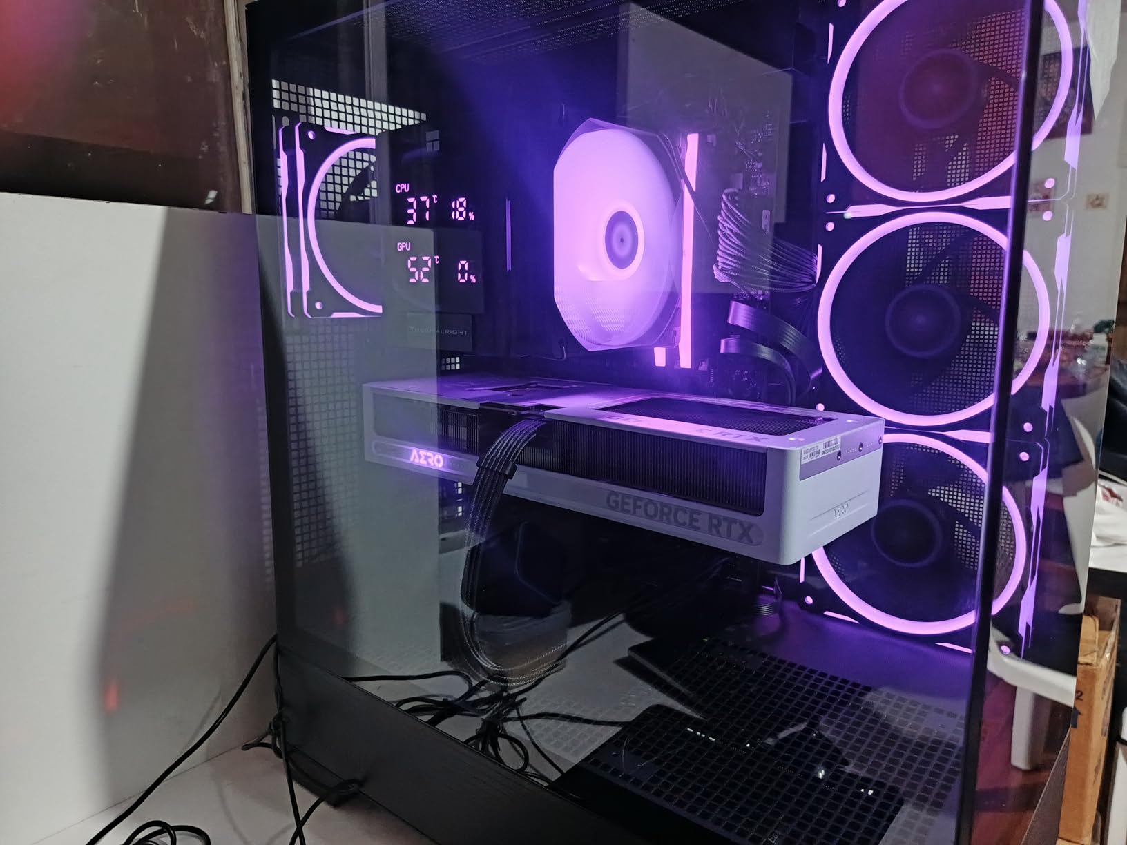 GIGABYTE GeForce RTX 5070 AERO OC 12G Graphics Card, 12GB 192-bit GDDR7, PCIe 5.0, WINDFORCE Cooling System, GV-N5070AERO OC-12GD Video Card customer photo 1