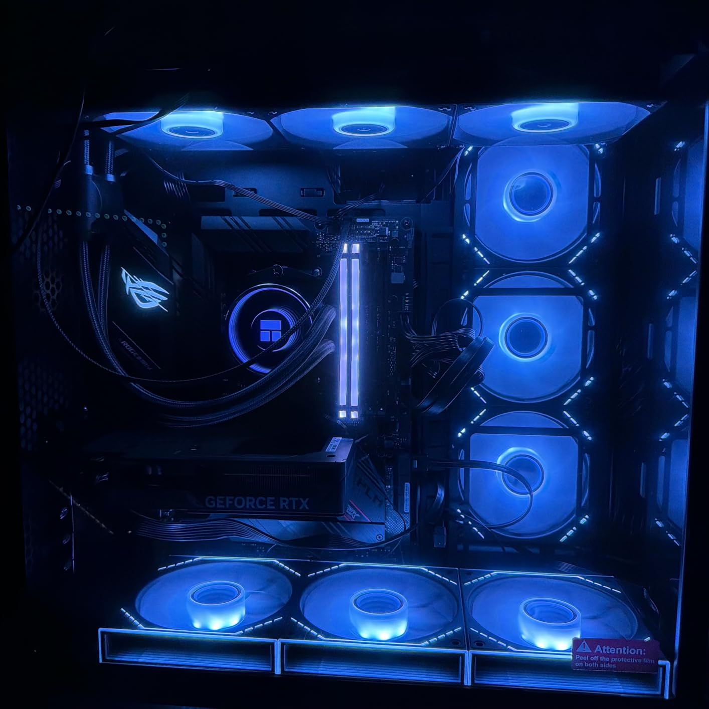 GIGABYTE GeForce RTX 5060 WINDFORCE OC 8G Graphics Card, Cooling System, 8GB 128-bit GDDR7, PCIe 5.0, GV-N5060WF2OC-8GD Video Card customer photo 1