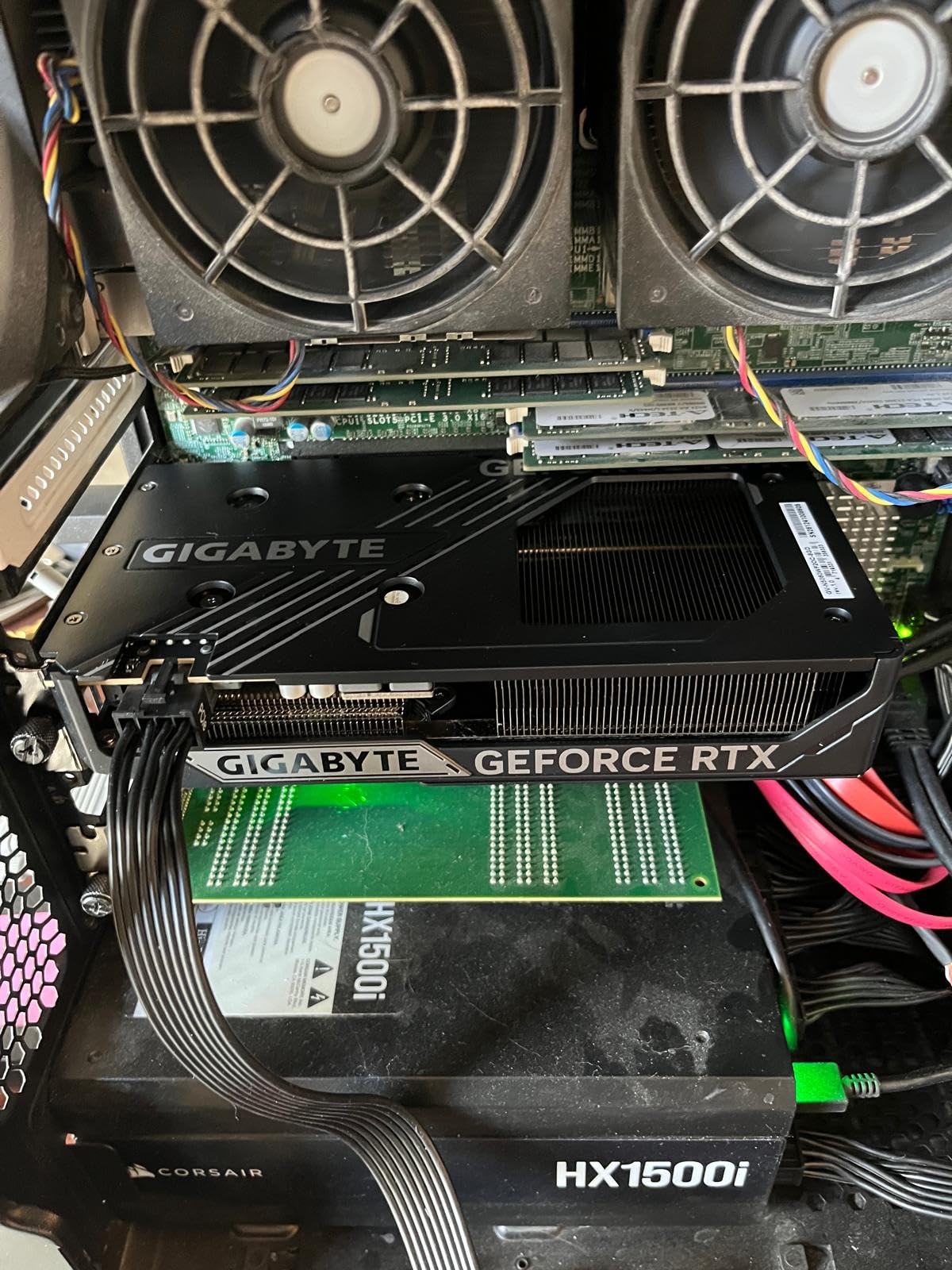 GIGABYTE GeForce RTX 5060 WINDFORCE OC 8G Graphics Card, Cooling System, 8GB 128-bit GDDR7, PCIe 5.0, GV-N5060WF2OC-8GD Video Card customer photo 2