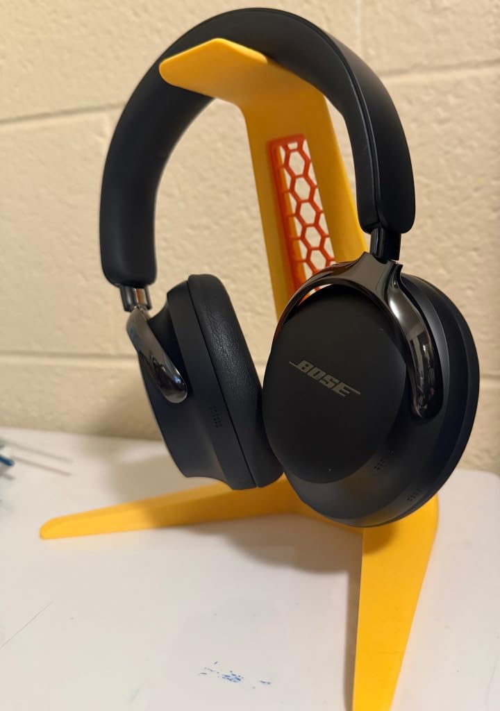 Bose QuietComfort Ultra Bluetooth Headphones (2nd Gen), Wireless Headphones with Spatial Audio, Over Ear Noise Cancelling with Mic, Up to 30 Hours of Playtime, Black customer photo 2