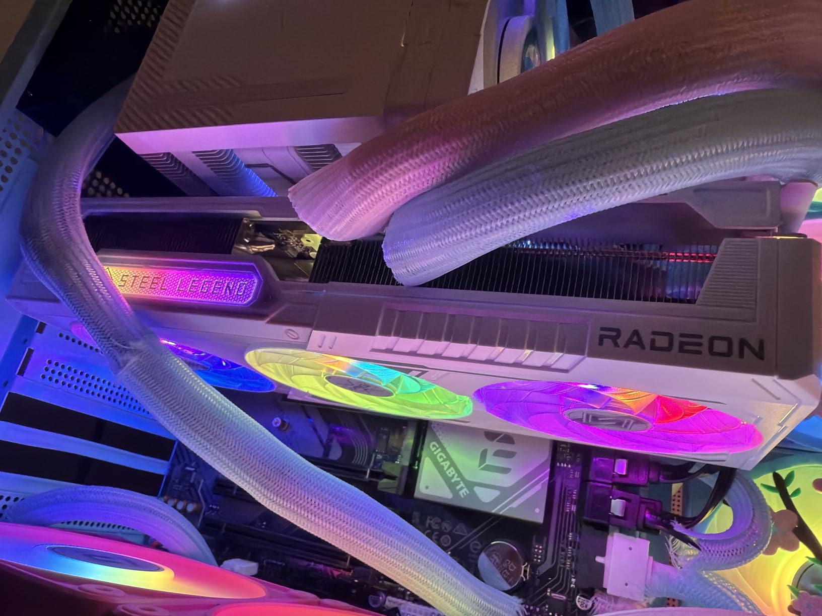 Radeon RX 9070 XT Challenger 16GB OC Graphics Card - AMD RDNA 4 Architecture, 2970 MHz Boost Clock, GDDR6, PCIe 5.0, DisplayPort 2.1a, HDMI 2.1b, Triple Fan Cooling 800W customer photo 1
