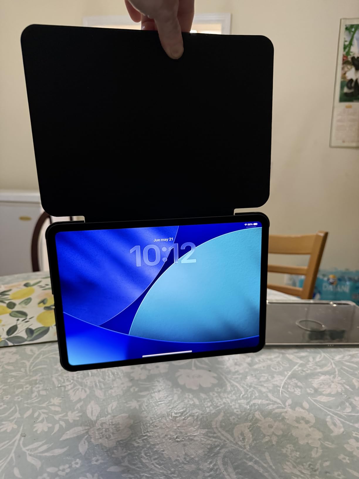 iPad Pro 11-inch (M5): Ultra Retina XDR Display, 1TB, Landscape 12MP Front Camera/12MP Back Camera, LiDAR Scanner, Wi-Fi 7 with Apple N1, Face ID, All-Day Battery Life - Space Black customer photo 1