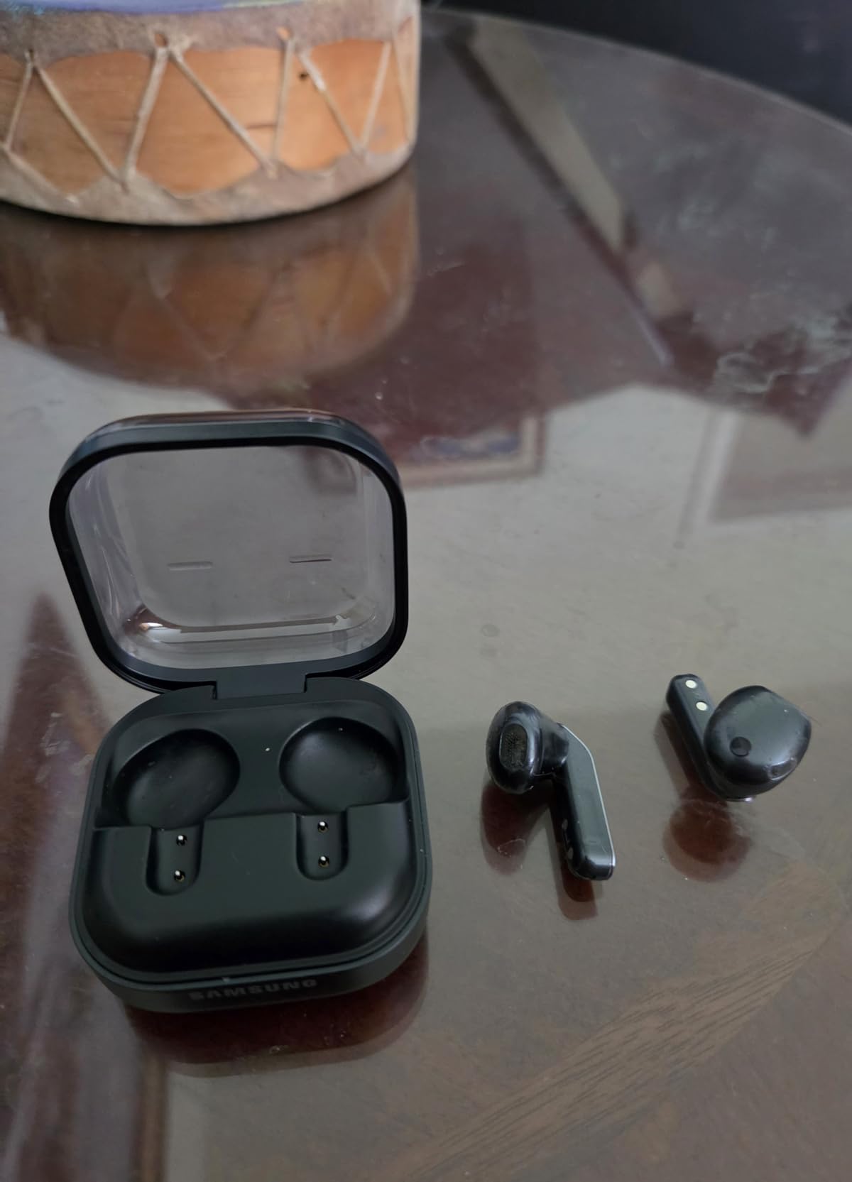 Samsung Galaxy Buds 4 (2026) AI True Wireless Bluetooth Earbuds, Noise Cancelling, Hi-Res Audio, 1-Way Speaker, New Fit, IP54, Live Translation, Black [US Version, 2 Yr Warranty] customer photo 2