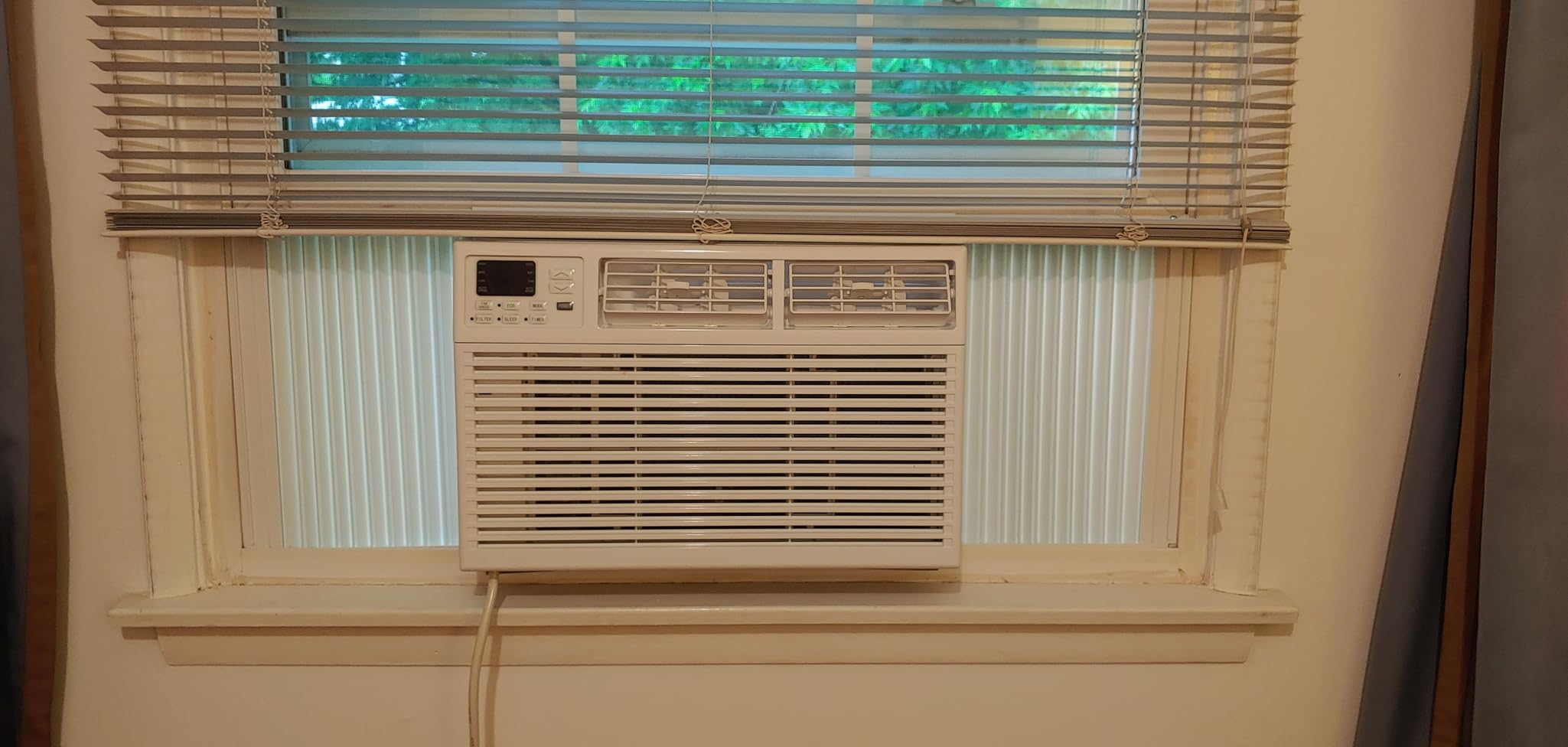 Electactic Window Air Conditioner 10,000 BTU, Air Conditioner Window Unit Up to 450 Sq.Ft, 3 Fan Speeds, Easy Install, Energy Efficient, Washable Filter, White customer photo 1