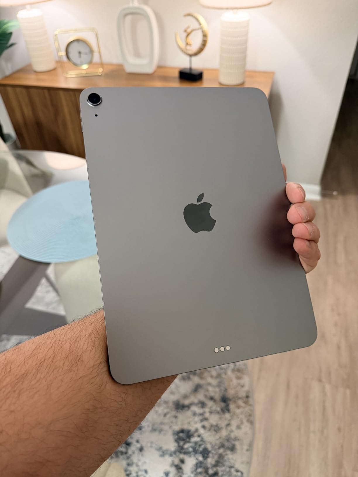 iPad Air 11-inch (M4): Liquid Retina Display, 512GB, 12MP Front/Back Camera, Wi-Fi 7 with Apple N1, Touch ID, All-Day Battery Life - Space Gray customer photo 1
