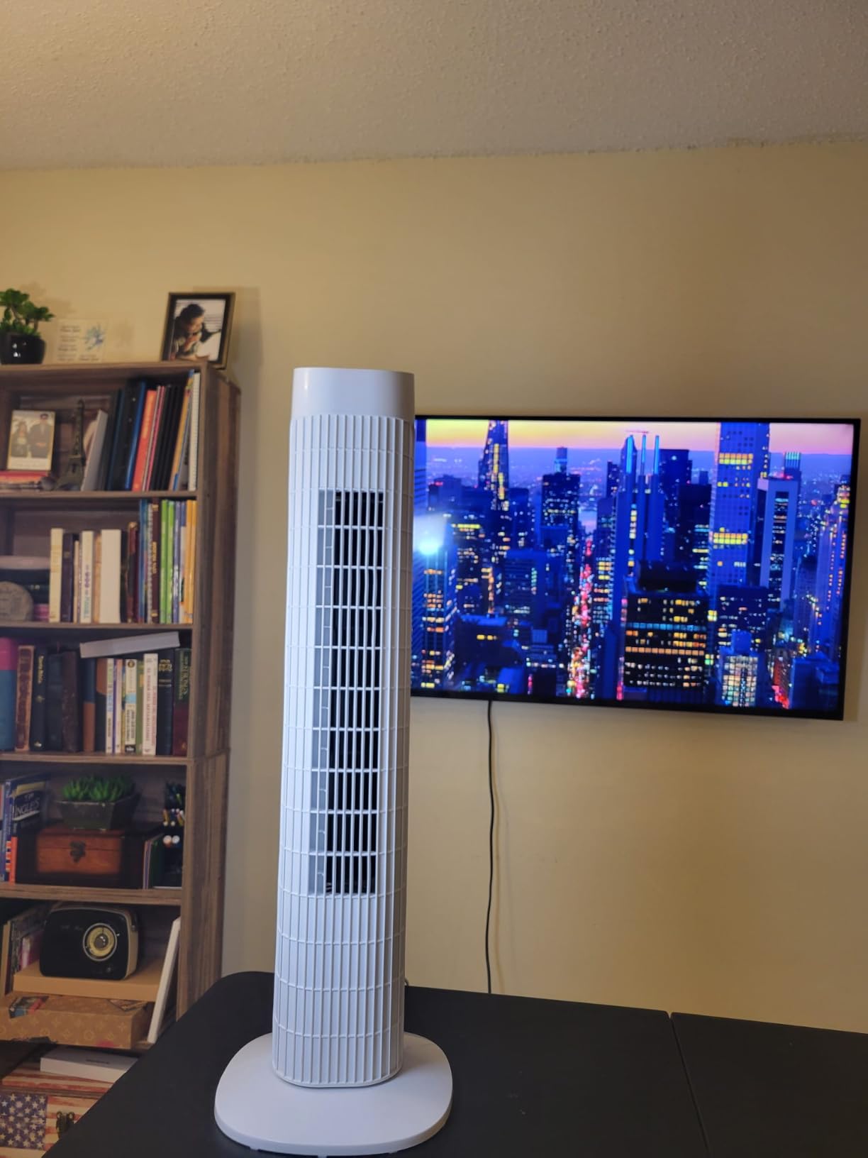 Uthfy Tower Fan with Remote, Portable 120° Oscillating Standing Fan, 3 Speeds & 3 Modes, 7.5H Timer, Fans That Blow Cold Air for Bedroom, Living Room, Office, Black customer photo 1