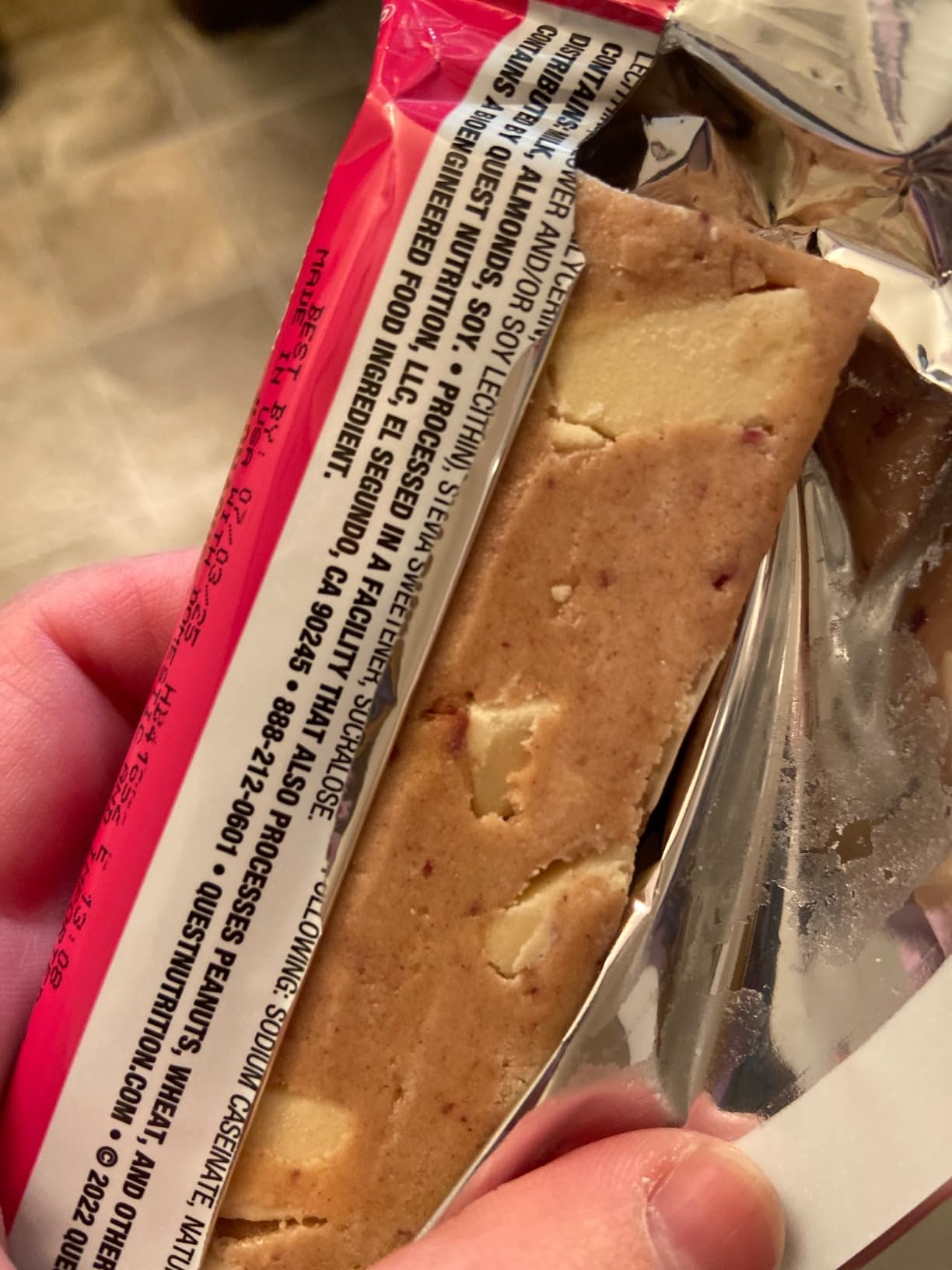 Quest Nutrition White Chocolate Raspberry Protein Bars, 20g Protein, 1g Sugar, 5g Net Carb, High Fiber, Gluten Free, Keto Friendly, 12 Count customer photo 1