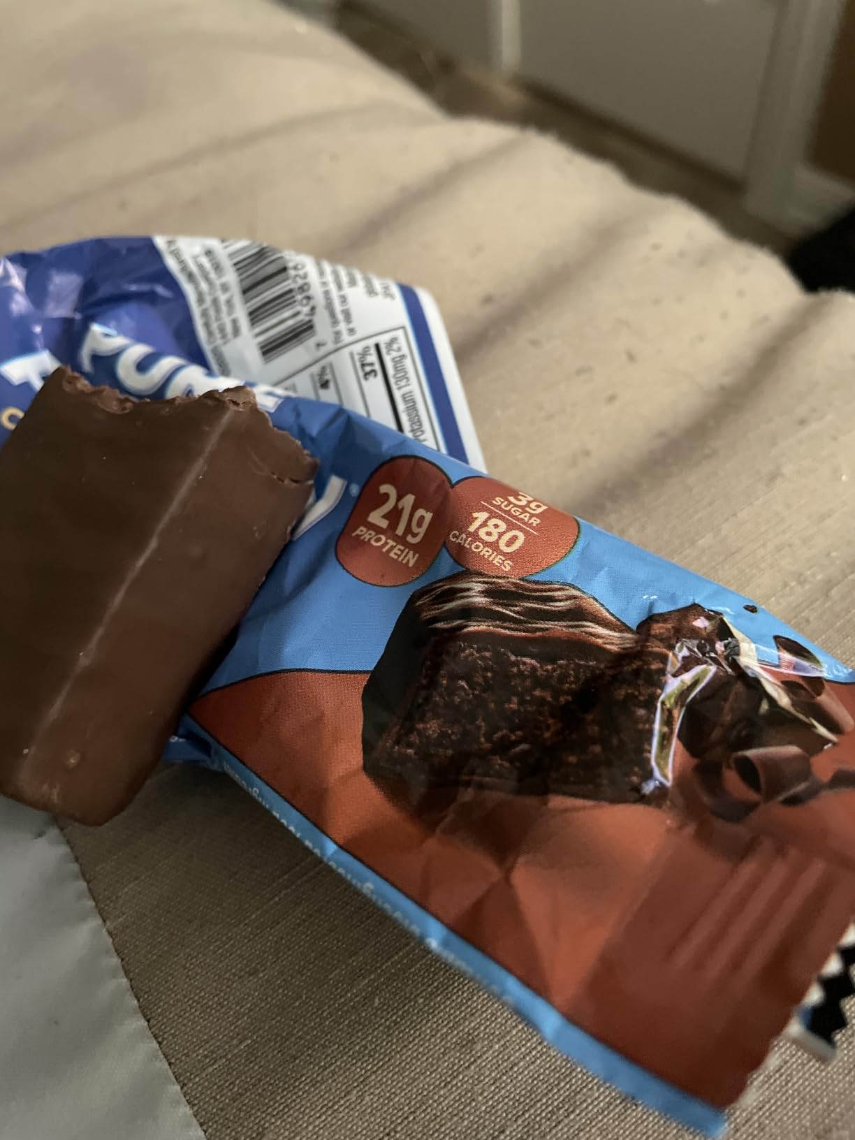 Pure Protein Chocolate Deluxe Protein Bars - 21g Protein, 3g Sugar, 190 Calories (12 count) Low Sugar, High Protein Snack - Gluten Free customer photo 2