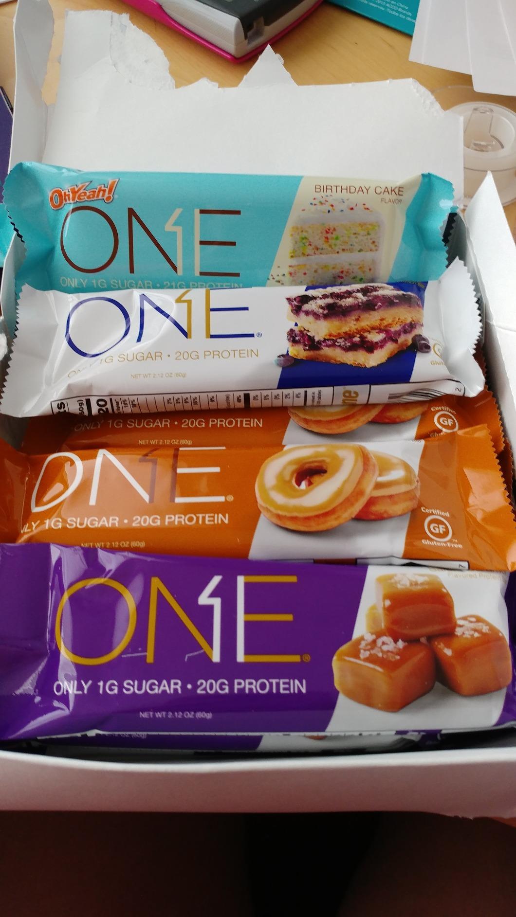 ONE Protein Bars, Best Sellers Variety Pack, Gluten Free Protein Bars with 20g Protein and 1g Sugar, 2.12 oz (12 Count) customer photo 1
